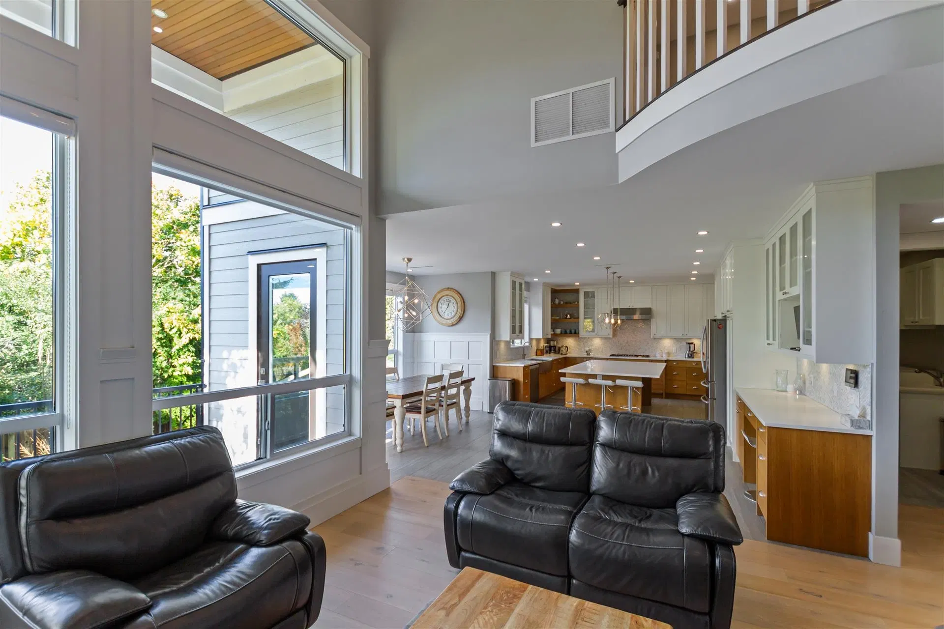 Photo 4 of 24 at 1843 142 Street