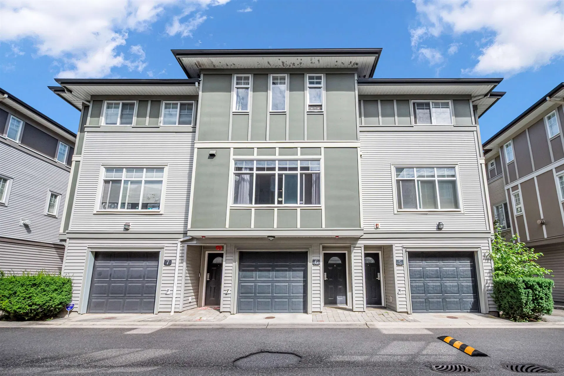 Photo 1 of 26 at #6 – 1010 Ewen Avenue