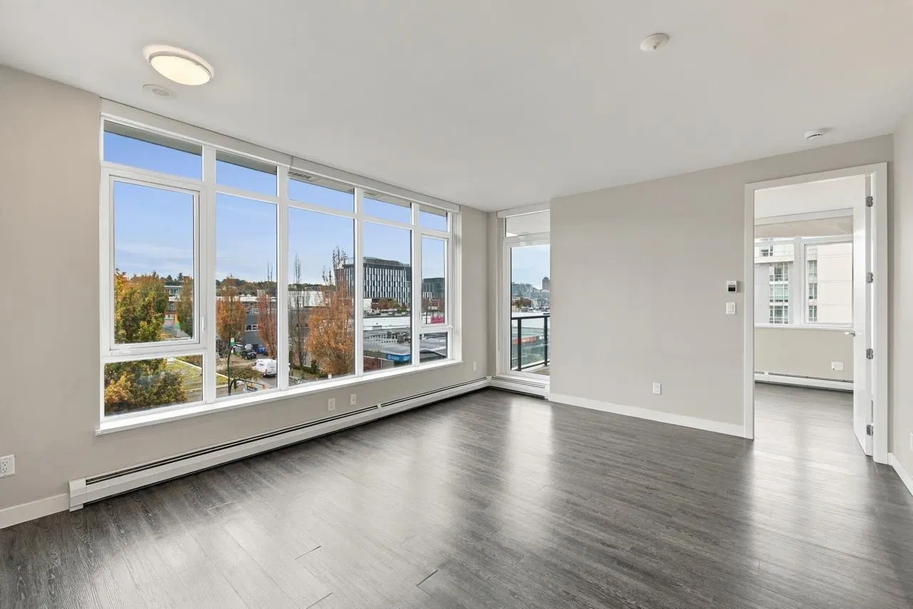 Photo 4 of 35 at #402 – 1788 Ontario Street