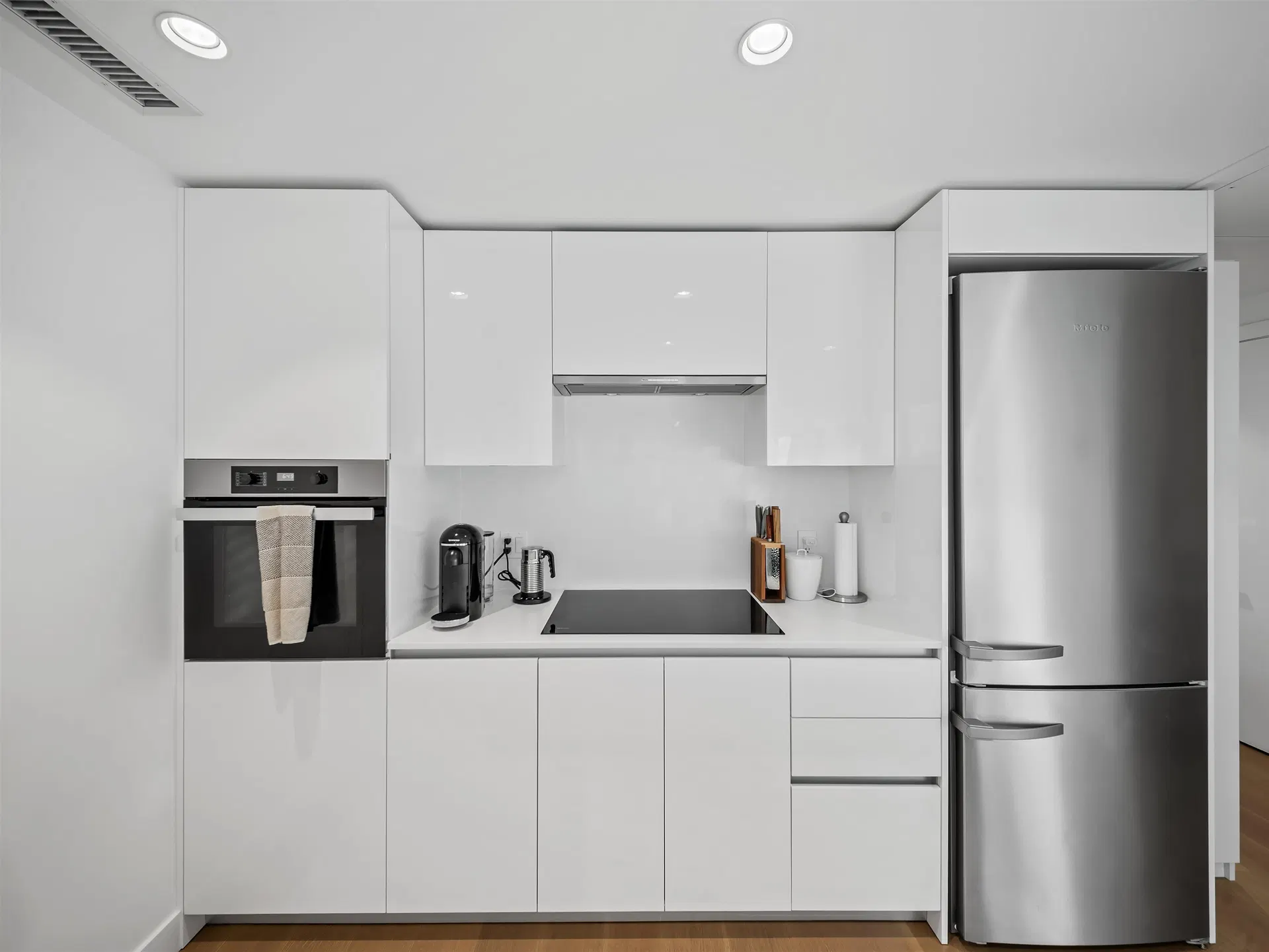Photo 4 of 29 at #1102 – 5766 Gilbert Road