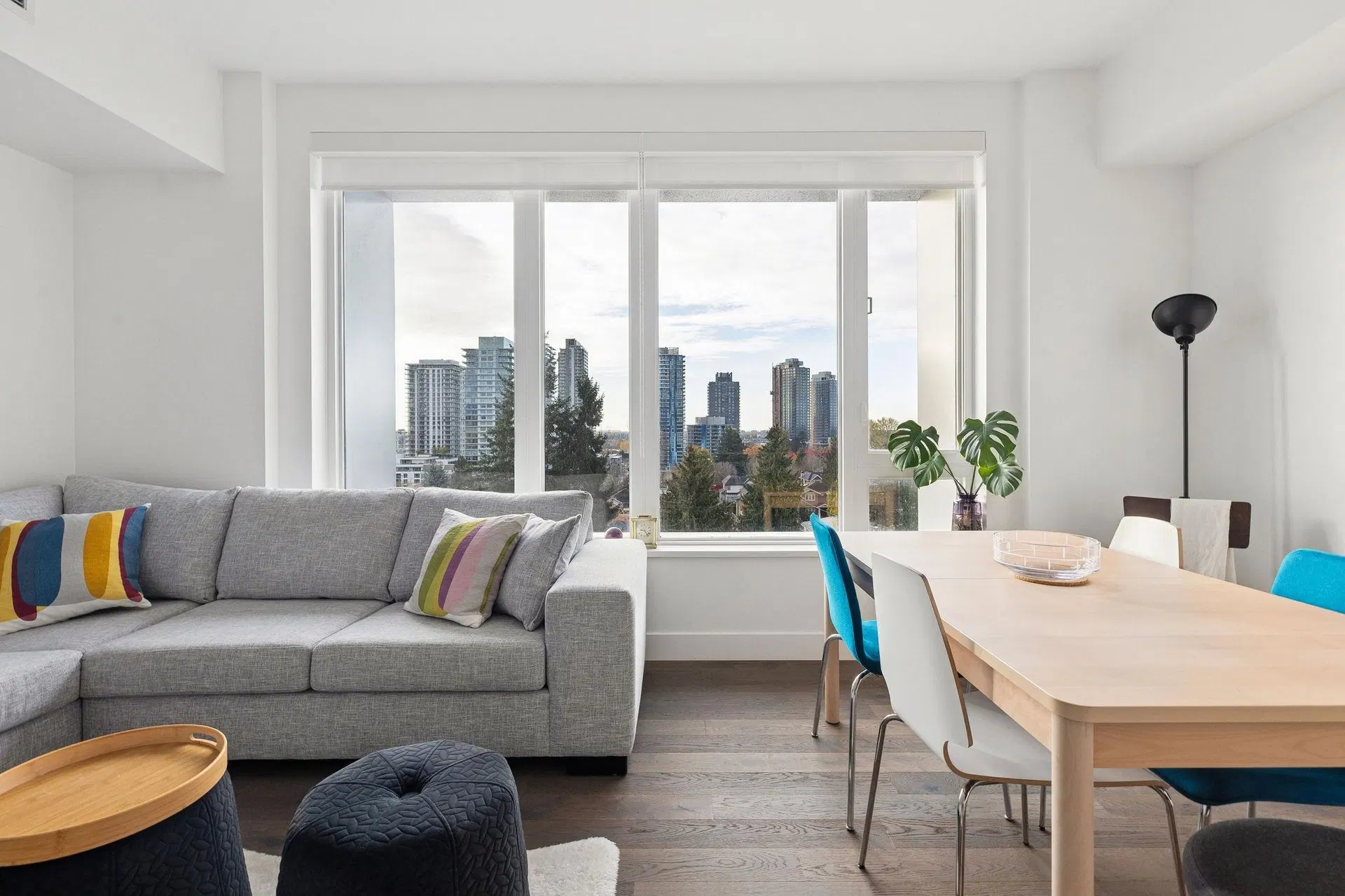Photo 4 of 40 at #603 – 7777 Cambie Street