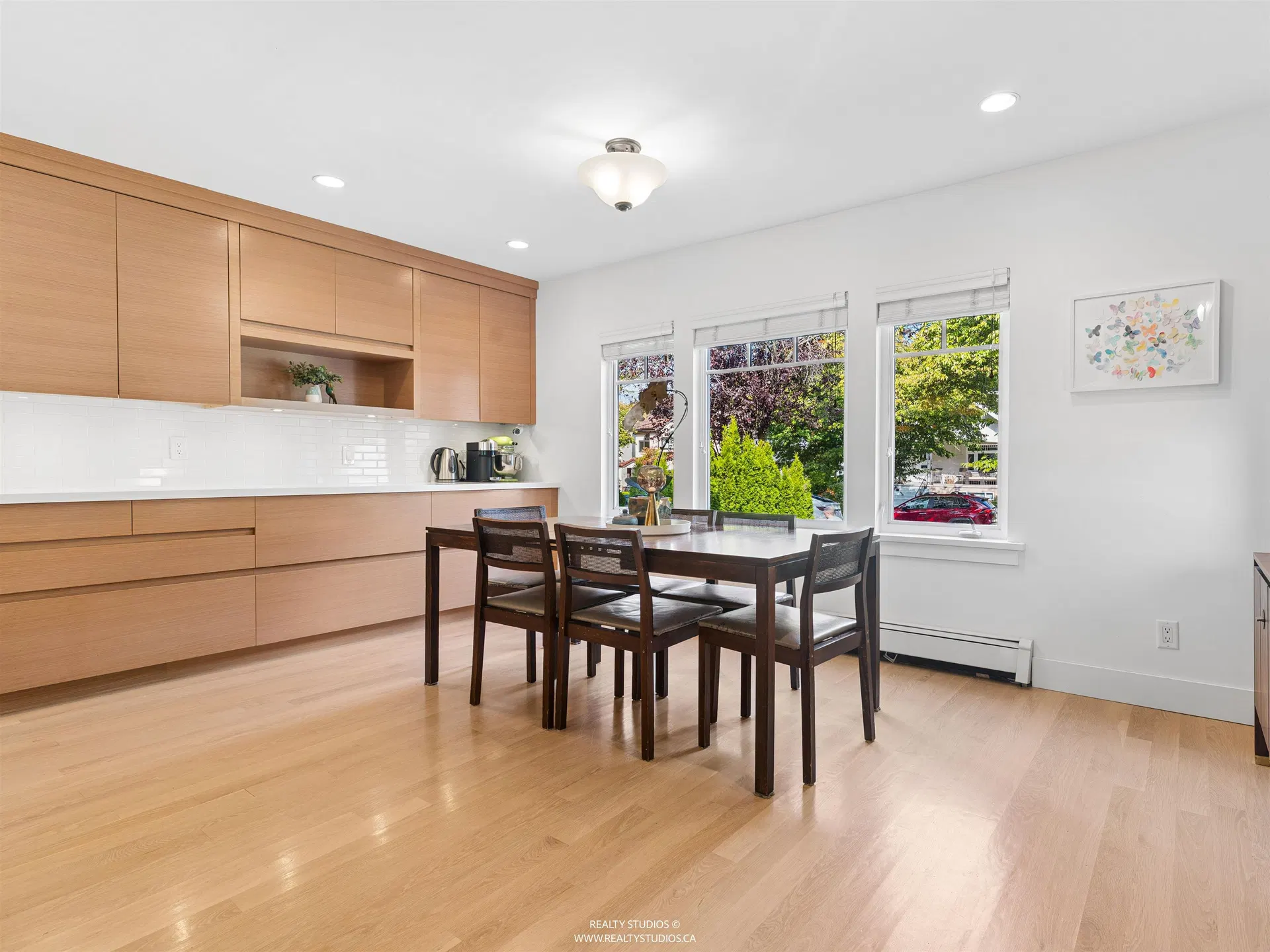 Photo 5 of 40 at 558 W 19th Avenue