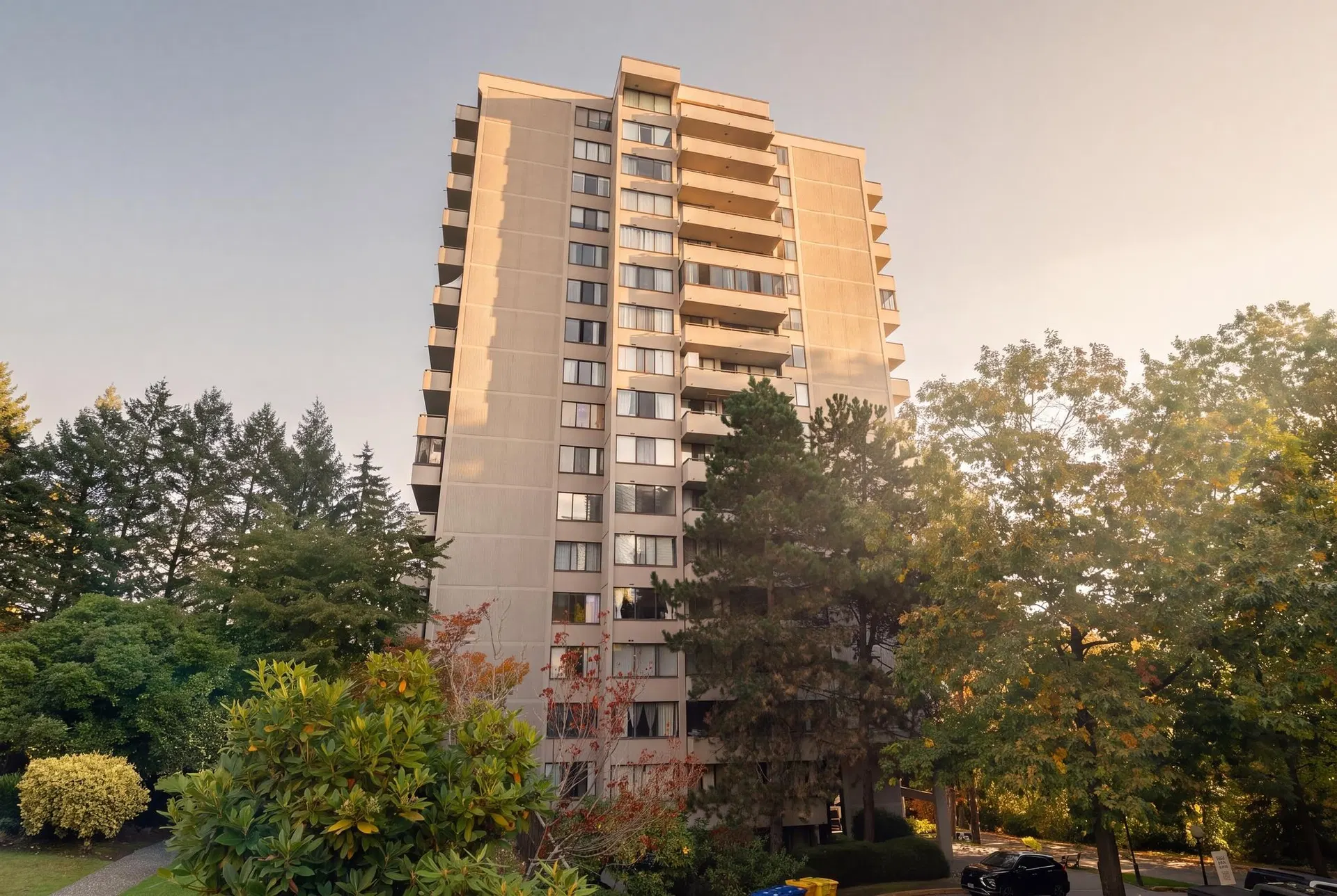 Photo 1 of 40 at #1303 – 2060 Bellwood Avenue
