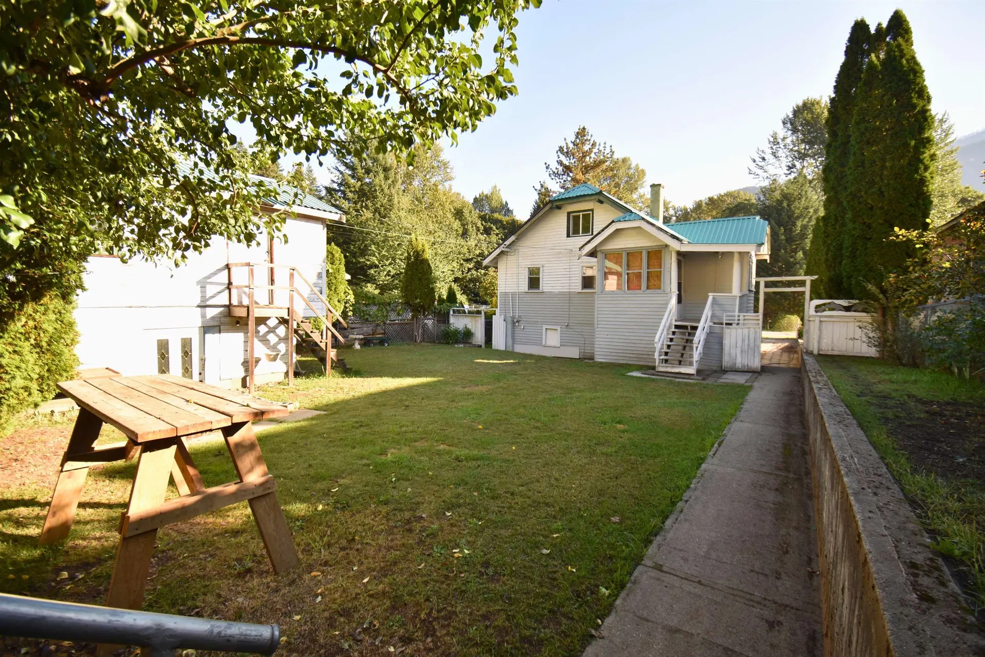 Photo 5 of 13 at 48813 Chaumox Road