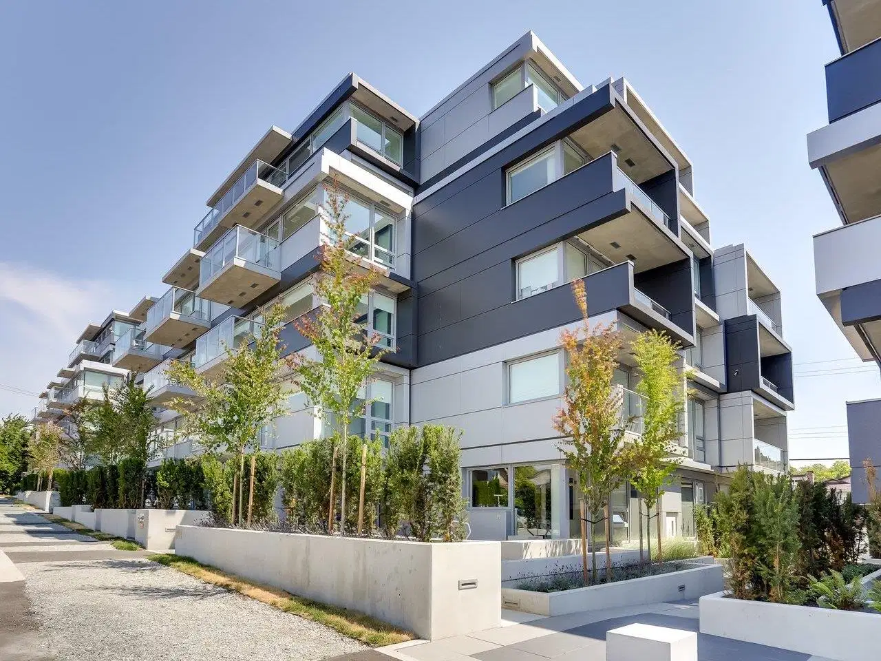 #208 – 8080 Oak Street