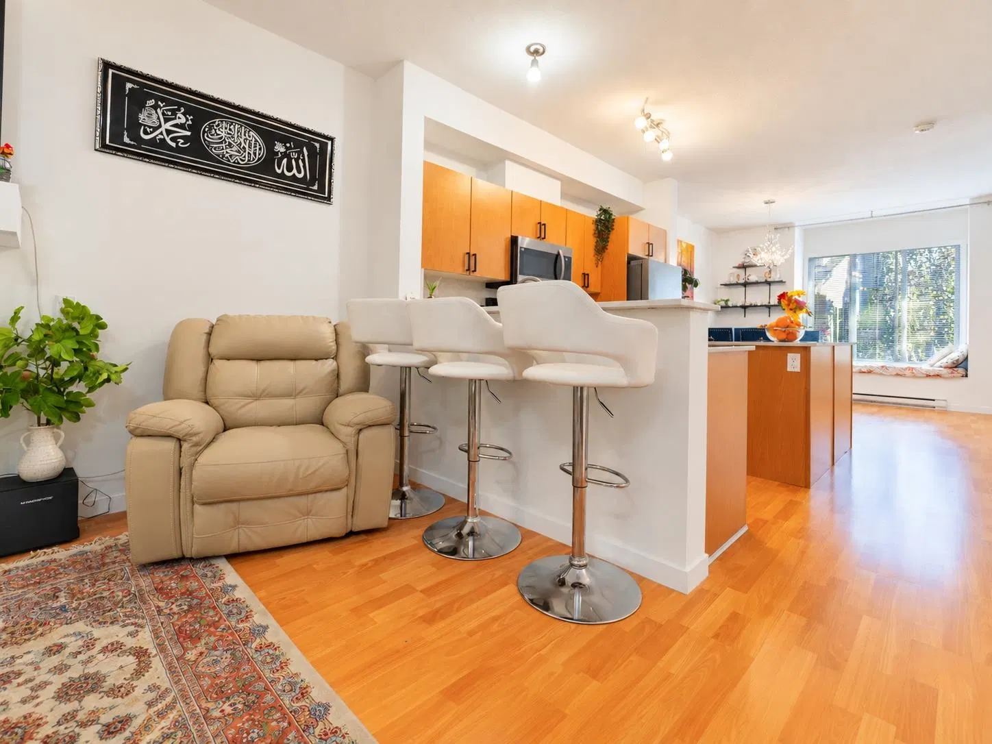 Photo 5 of 39 at #33 – 5839 Panorama Drive