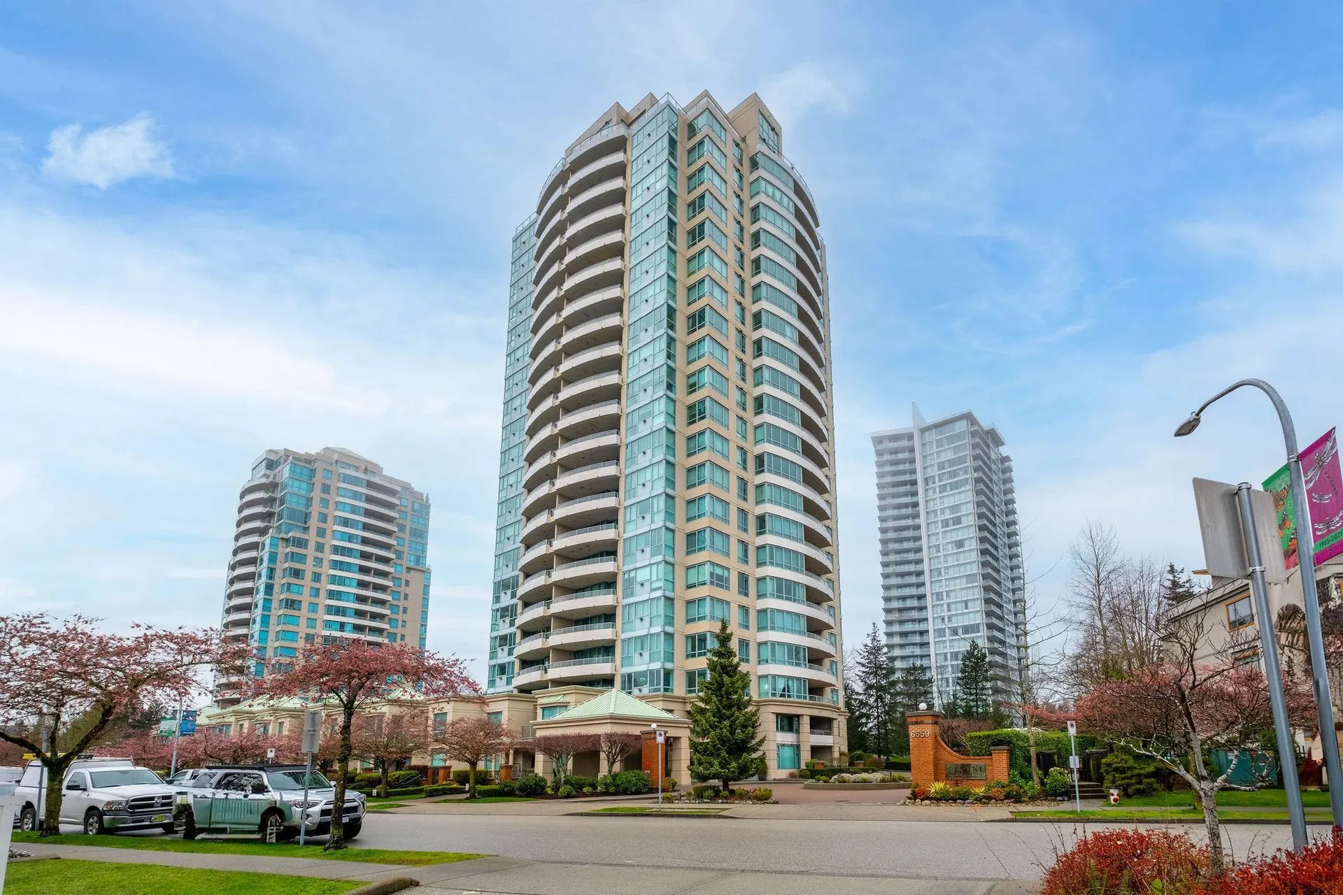Photo 1 of 27 at #505 – 6659 Southoaks Crescent