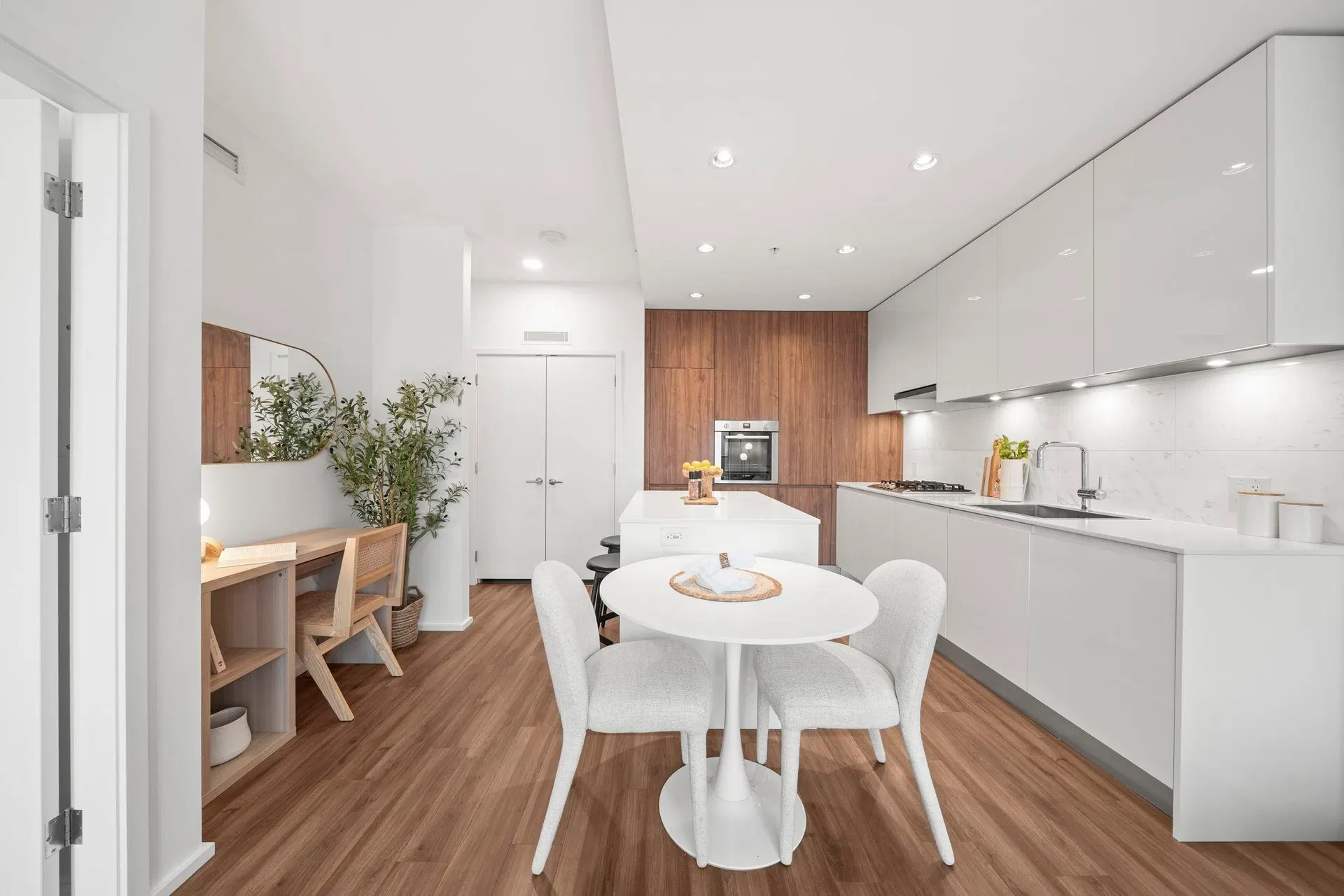 #2208 – 4650 Brentwood Boulevard