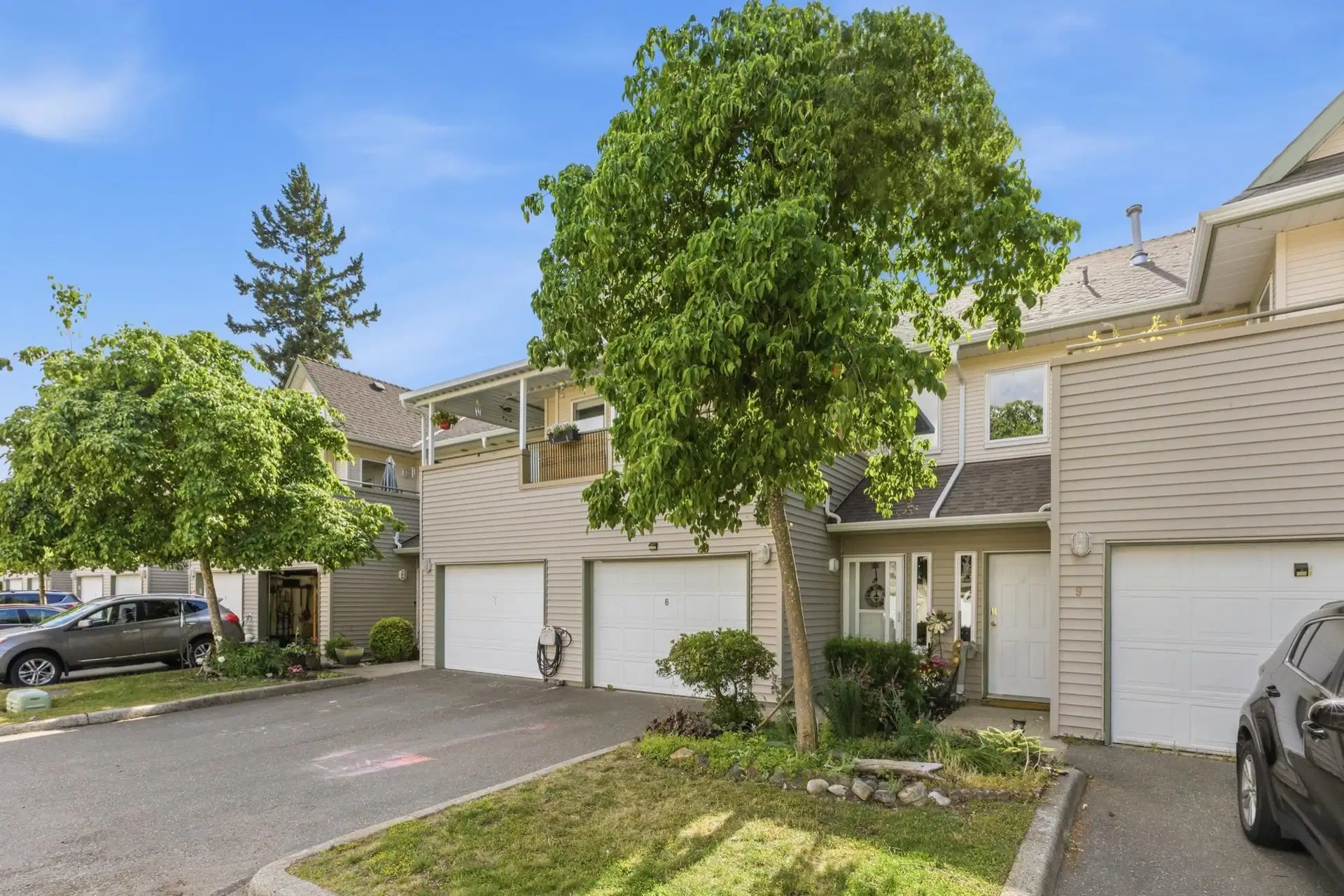 #8 – 9470 Hazel Street