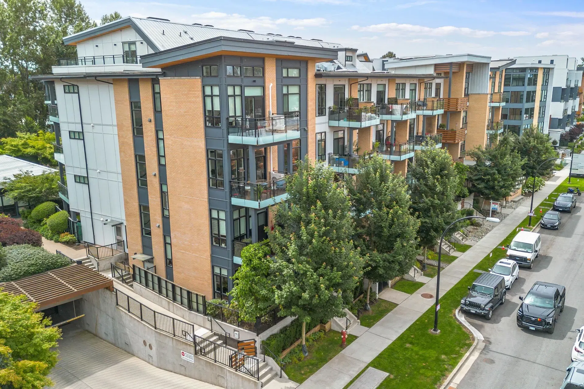 #322 – 300 Salter Street