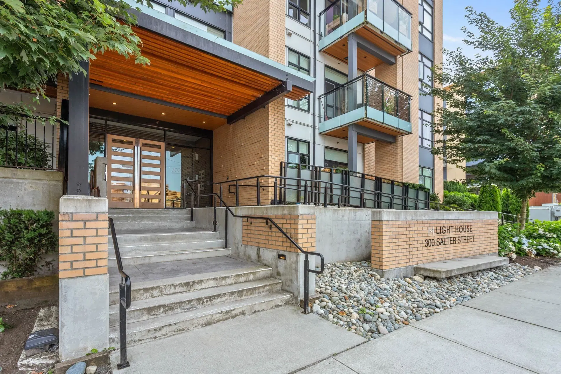 Photo 2 of 39 at #322 – 300 Salter Street