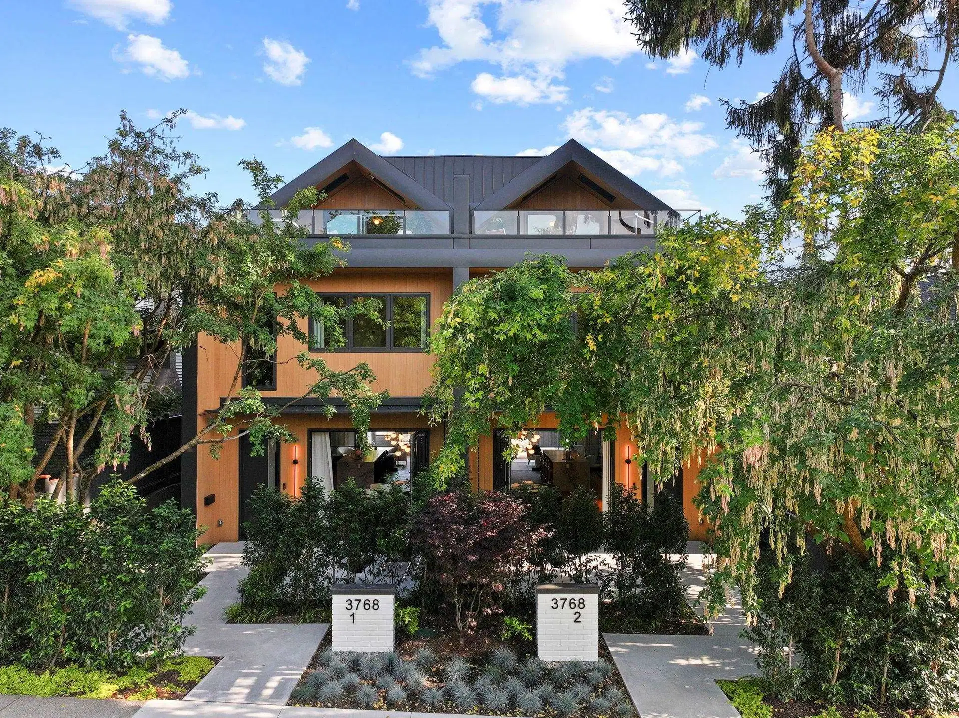 #2 – 3768 2nd Avenue