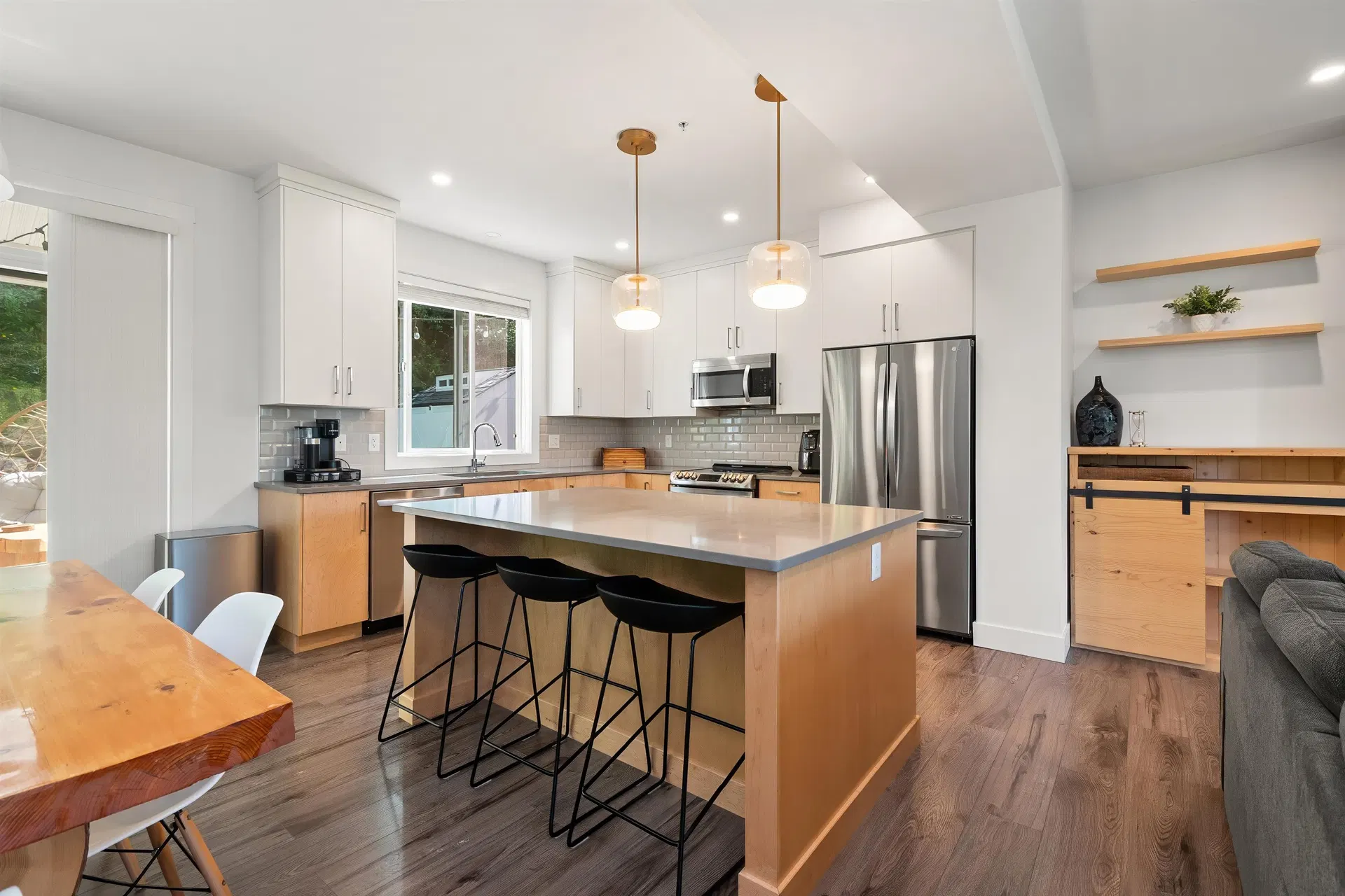 Photo 3 of 40 at #1 – 6262 Rexford Drive