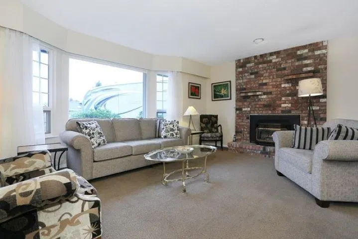 Photo 2 of 21 at 5372 46 Avenue