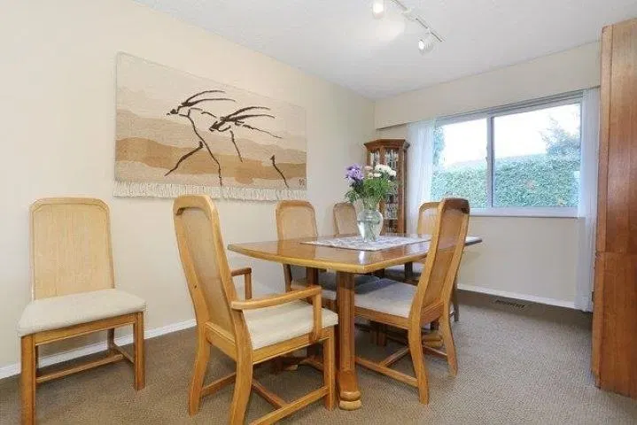 Photo 4 of 21 at 5372 46 Avenue