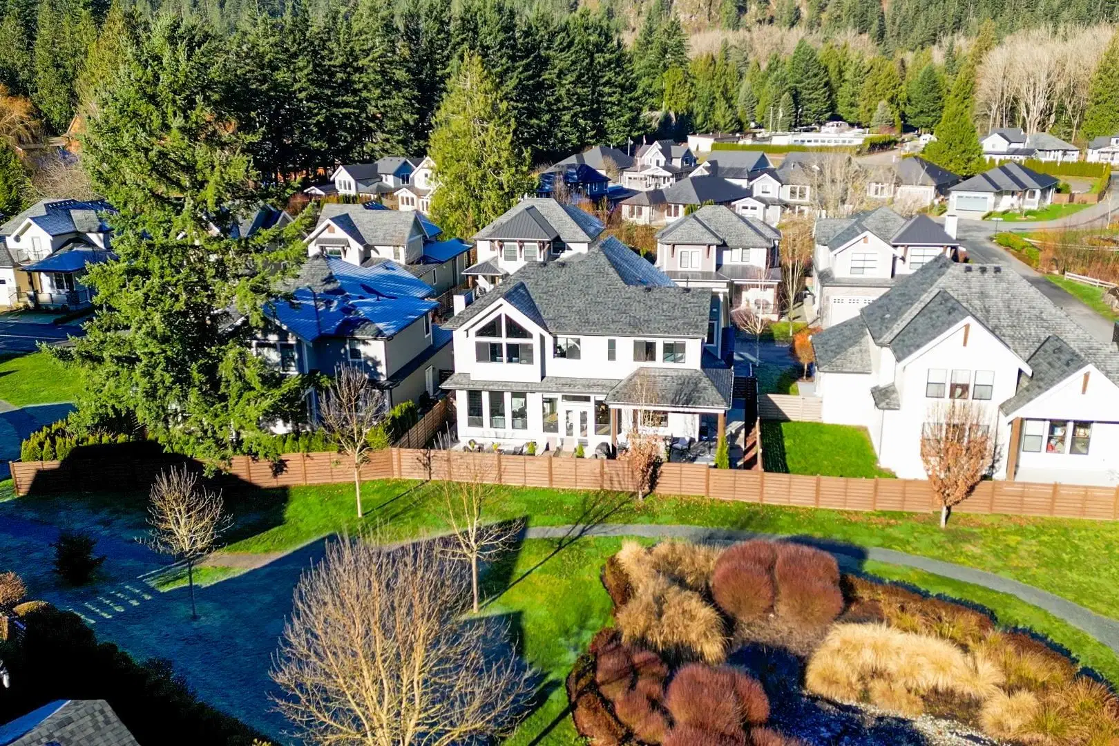 #44 – 1885 Columbia Valley Road