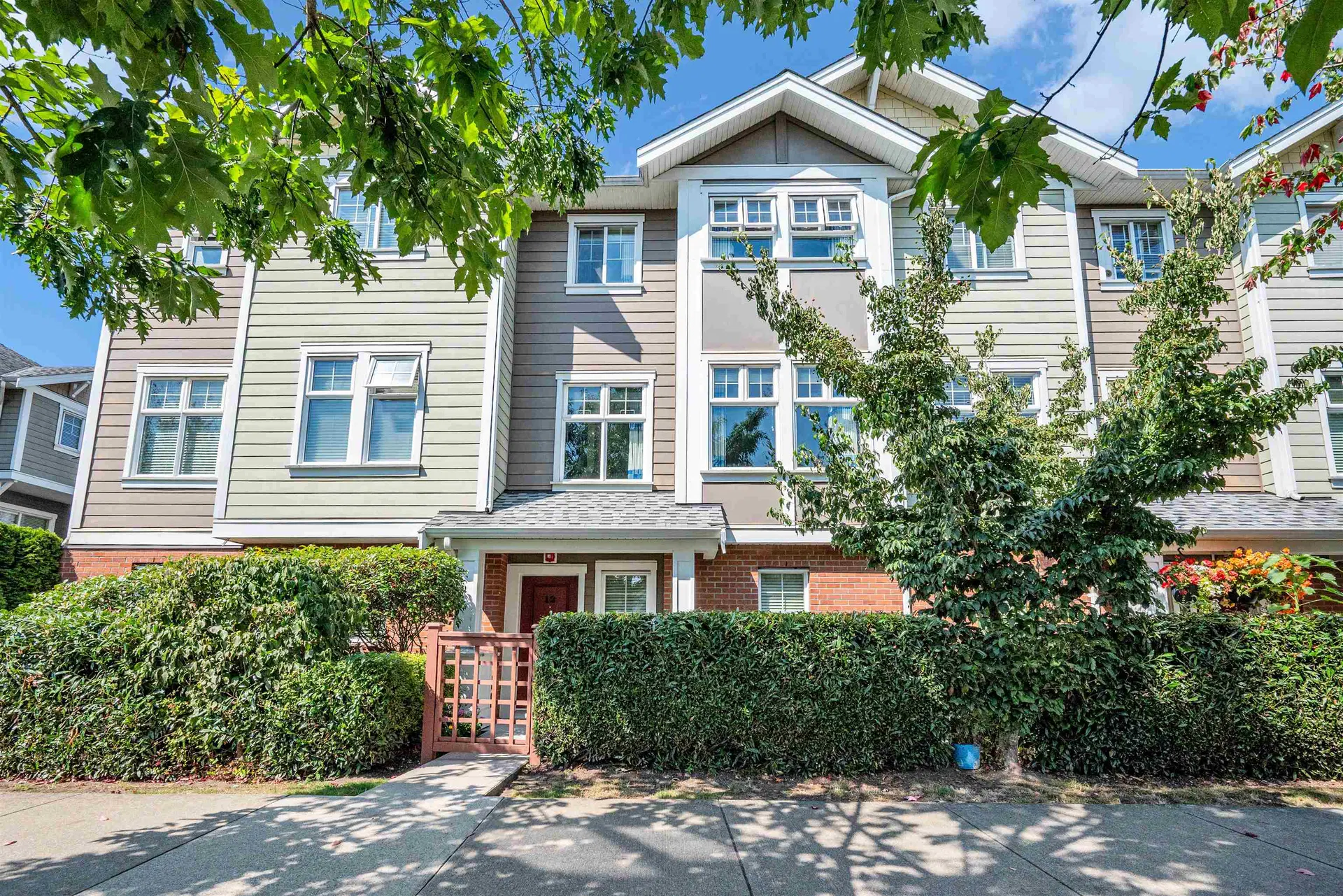 #12 – 1135 Ewen Avenue