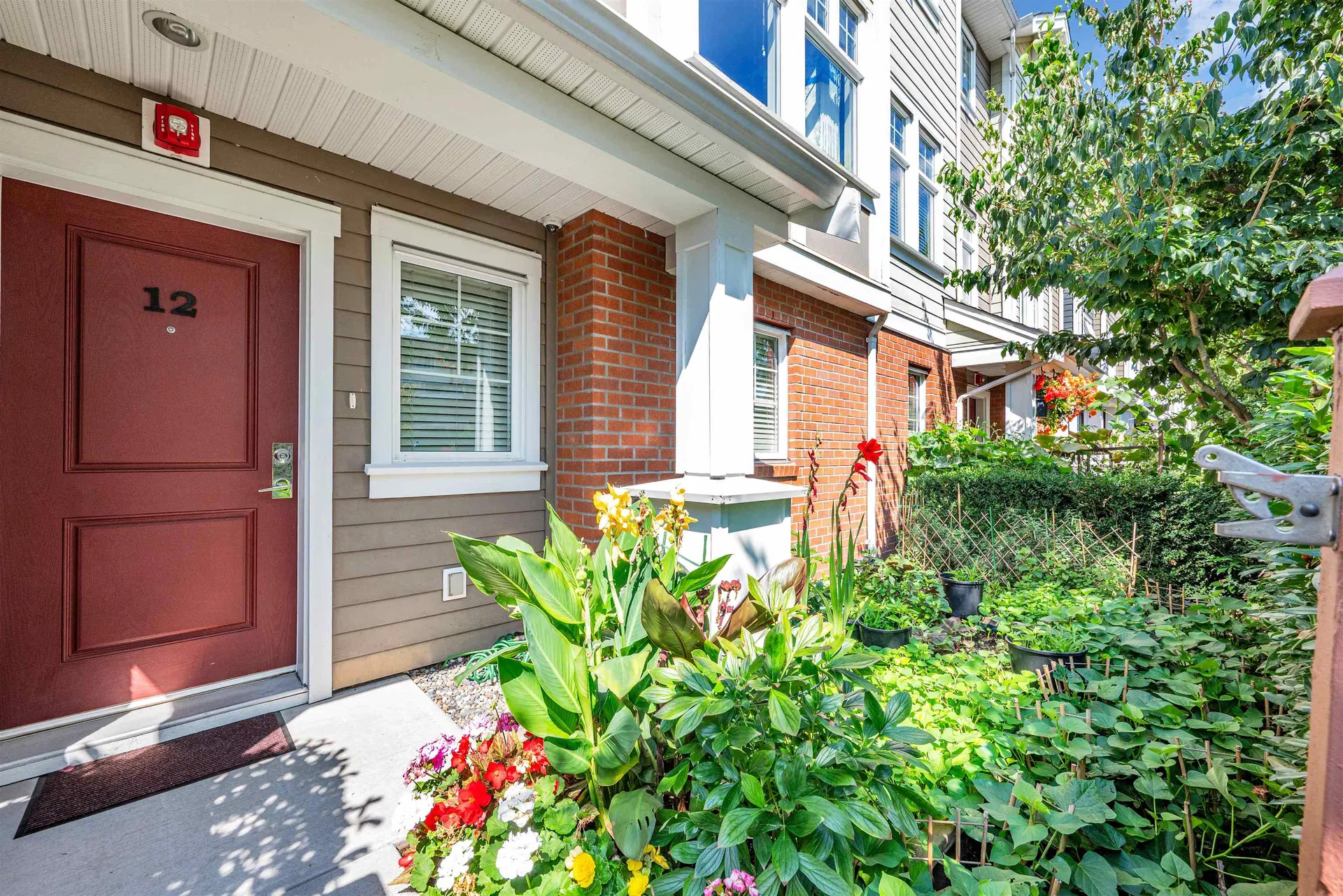 Photo 5 of 25 at #12 – 1135 Ewen Avenue