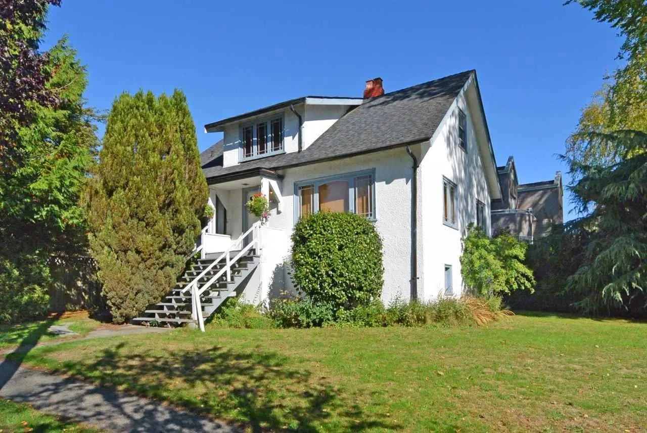 Photo 1 of 16 at 5480 Collingwood Street