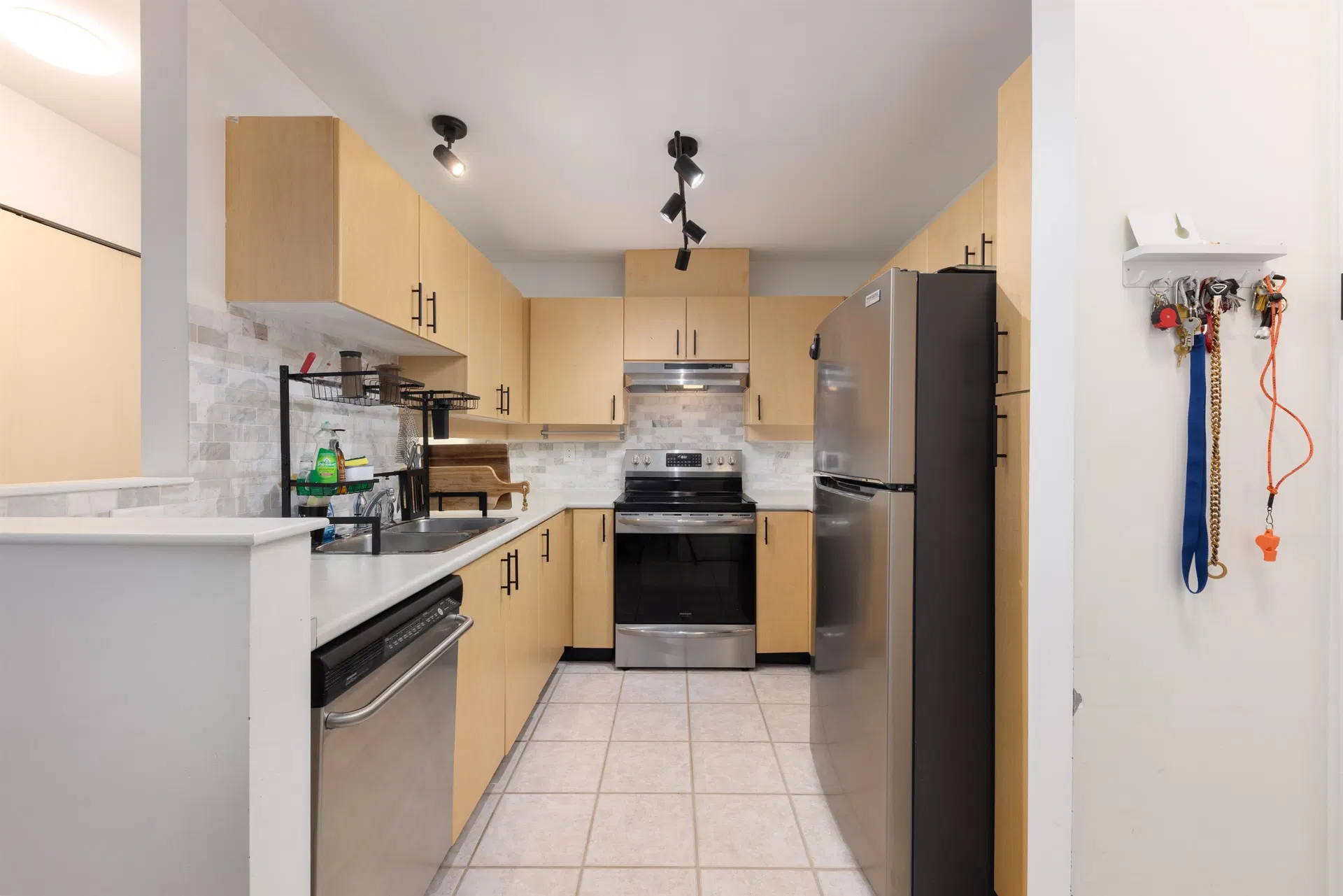 Photo 2 of 21 at #415 – 7038 21st Avenue