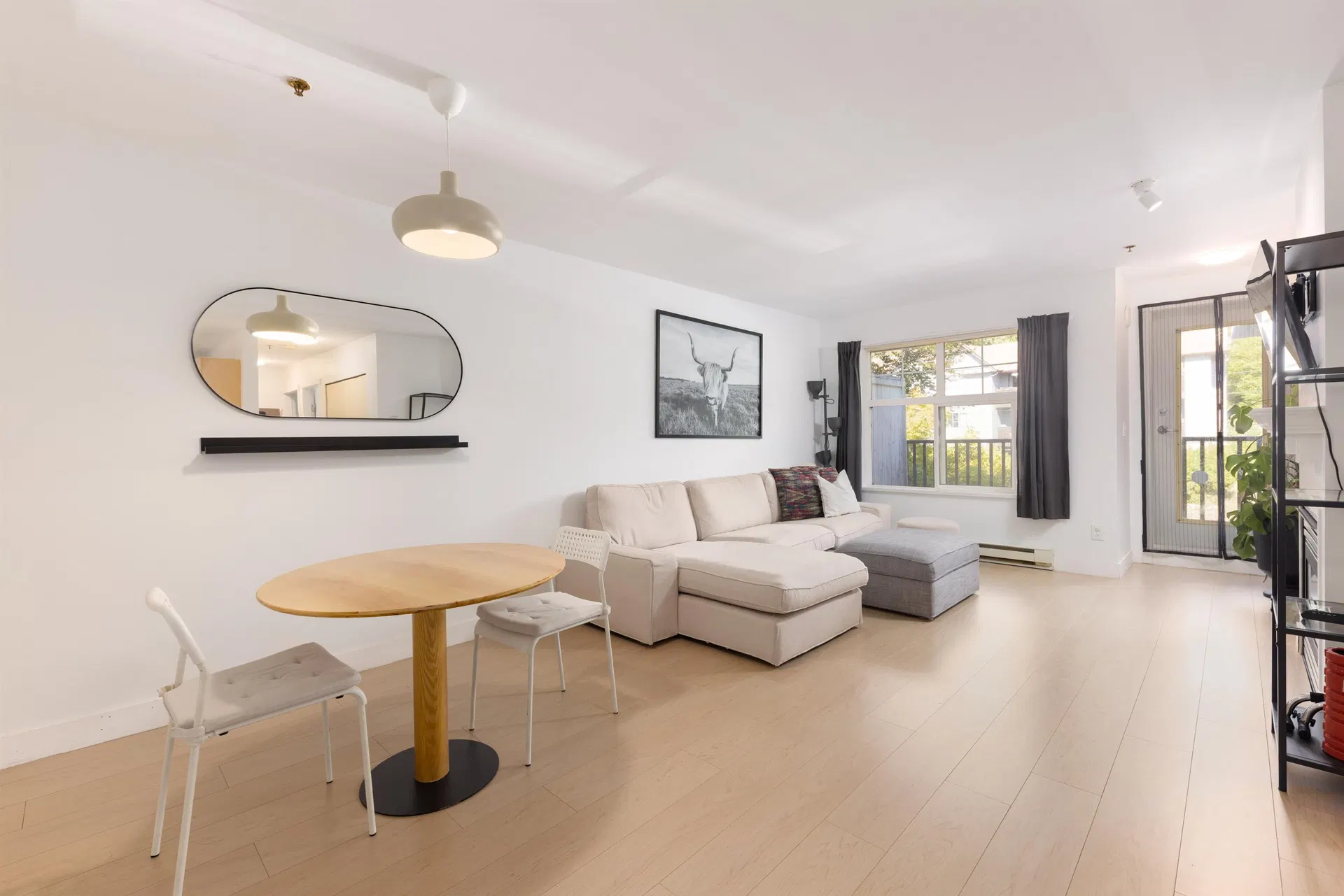 Photo 5 of 21 at #415 – 7038 21st Avenue