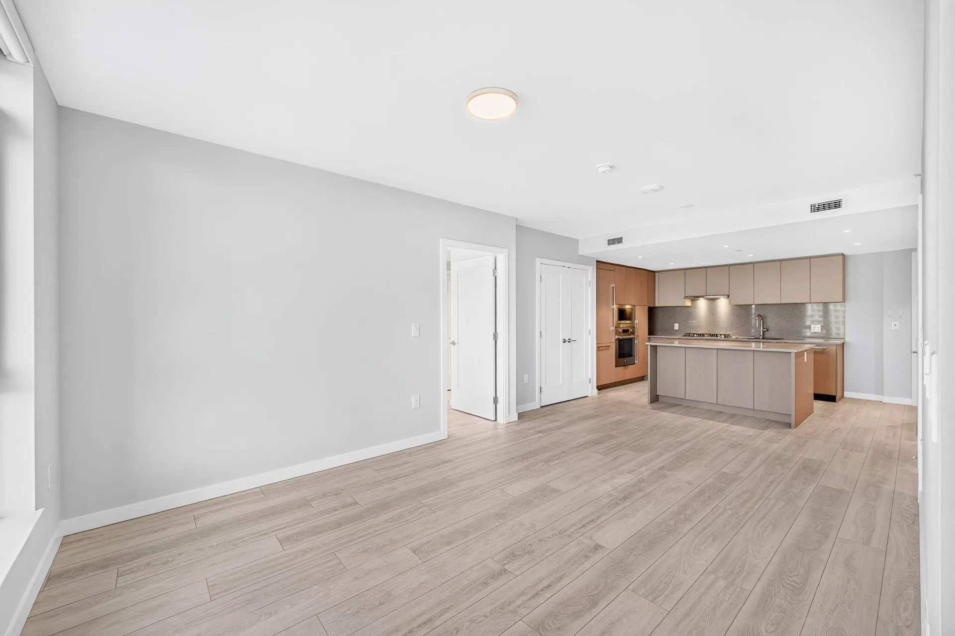 Photo 2 of 35 at #603 – 3588 Ketcheson Road