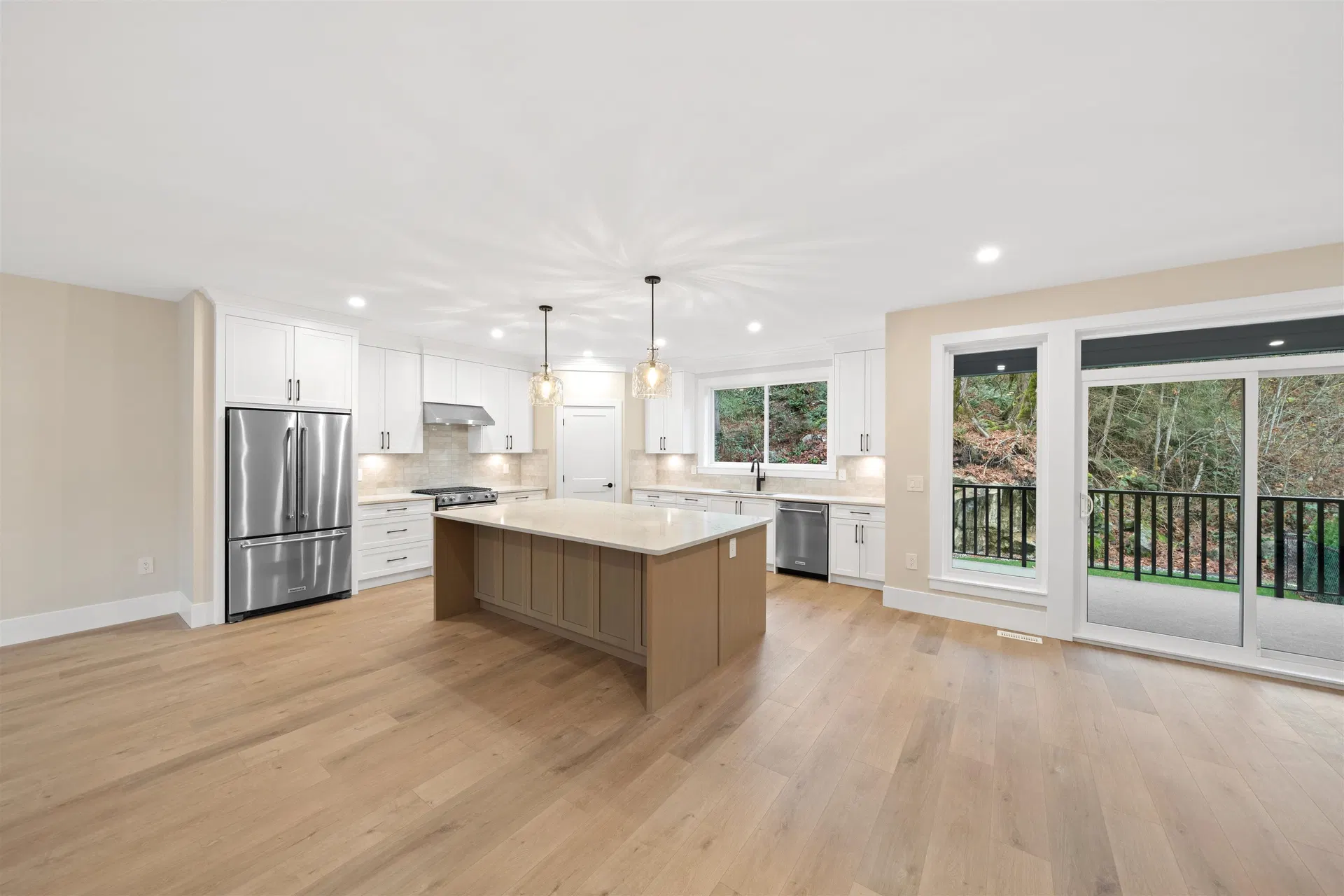 Photo 5 of 40 at 13586 Foreman Drive