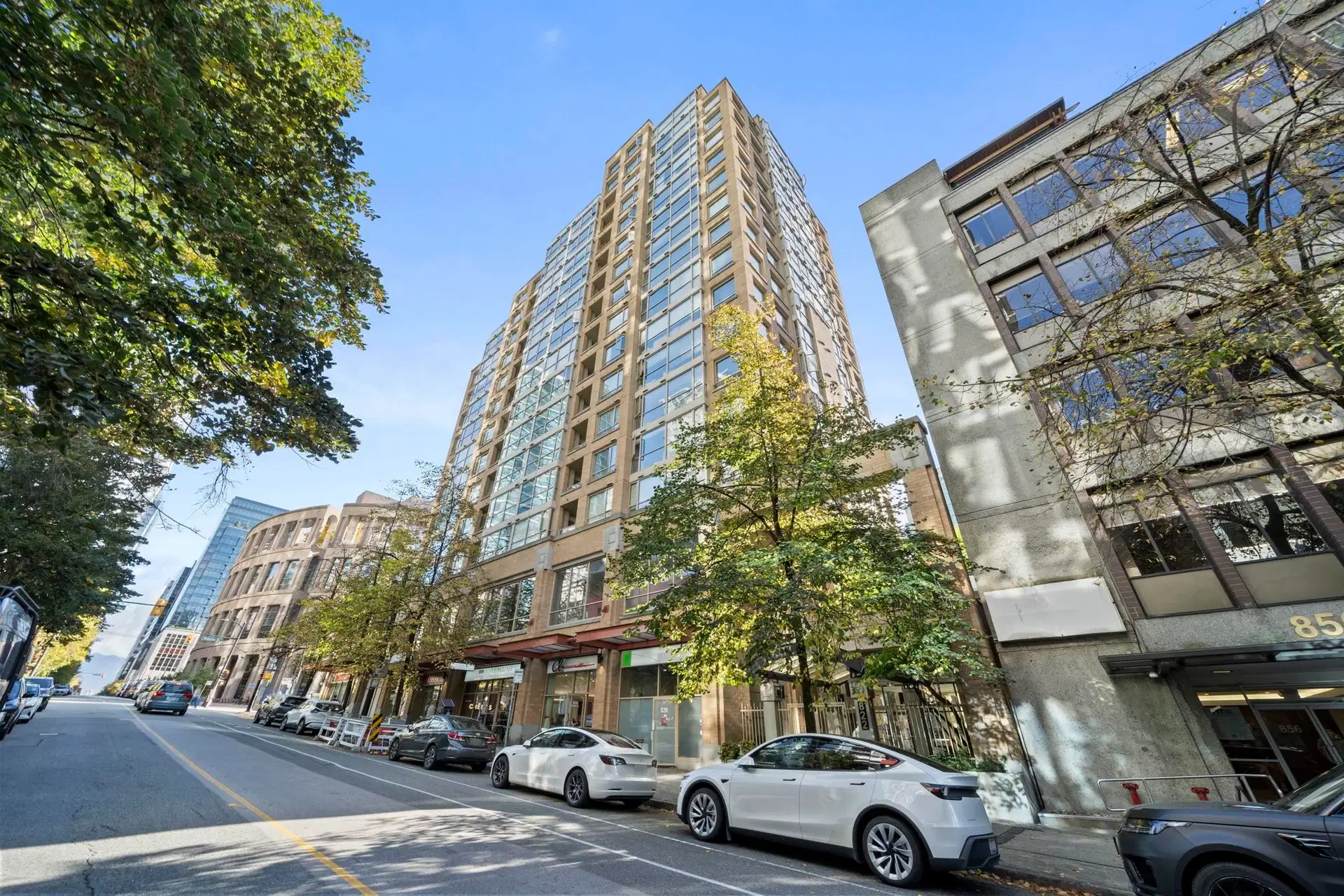 #1008 – 822 Homer Street