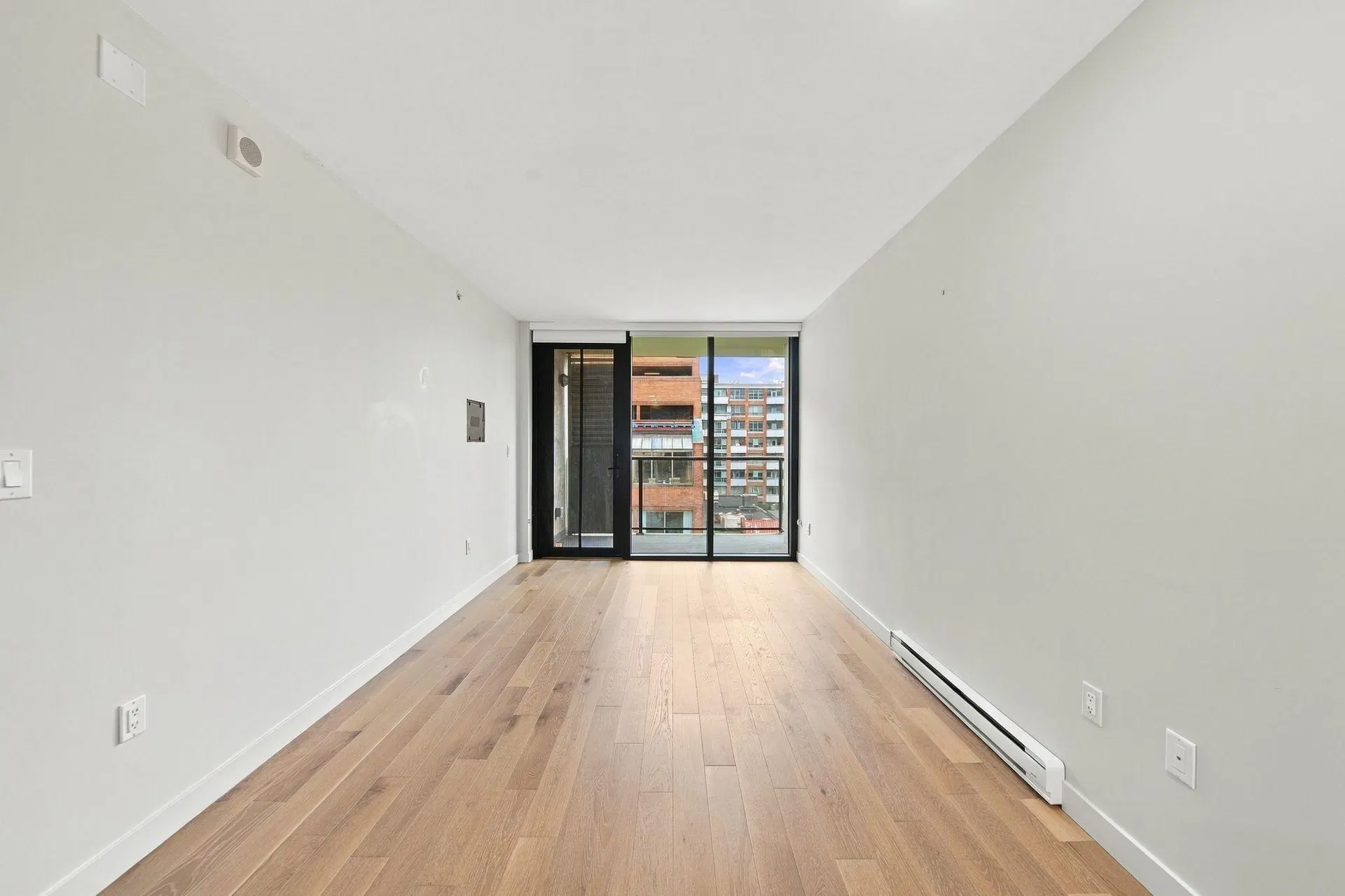 Photo 3 of 30 at #507 – 239 Keefer Street