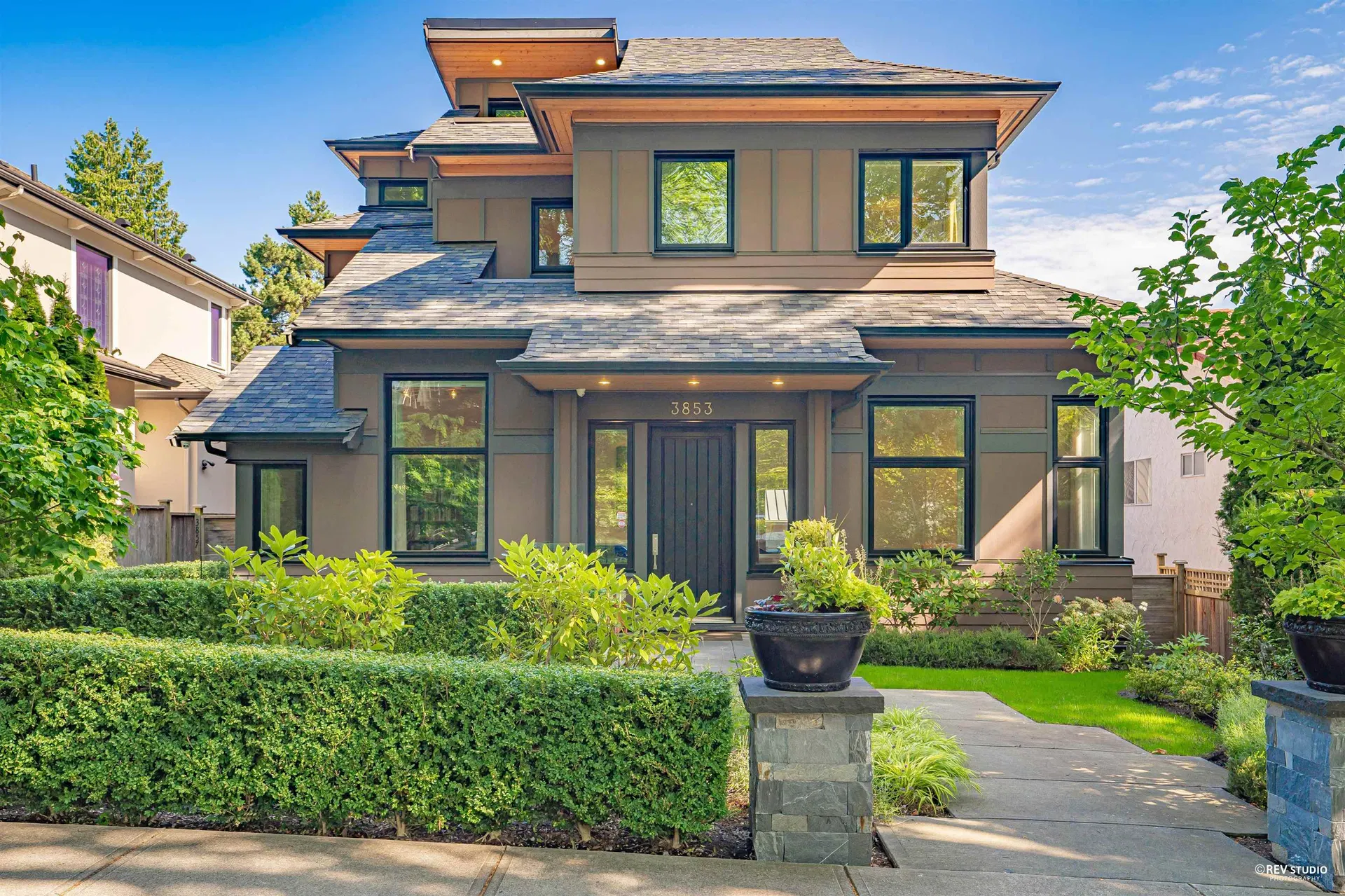 Photo 3 of 40 at 3853 W 14th Avenue