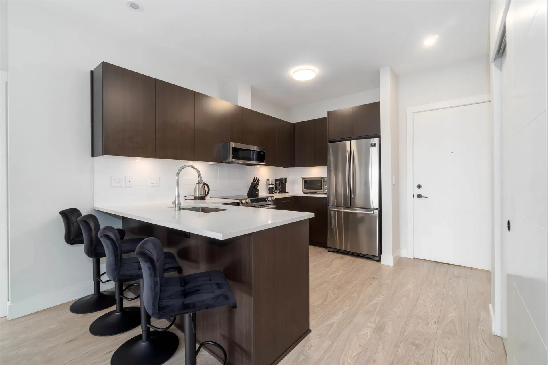 Photo 5 of 26 at #409 – 1633 Tatlow Avenue