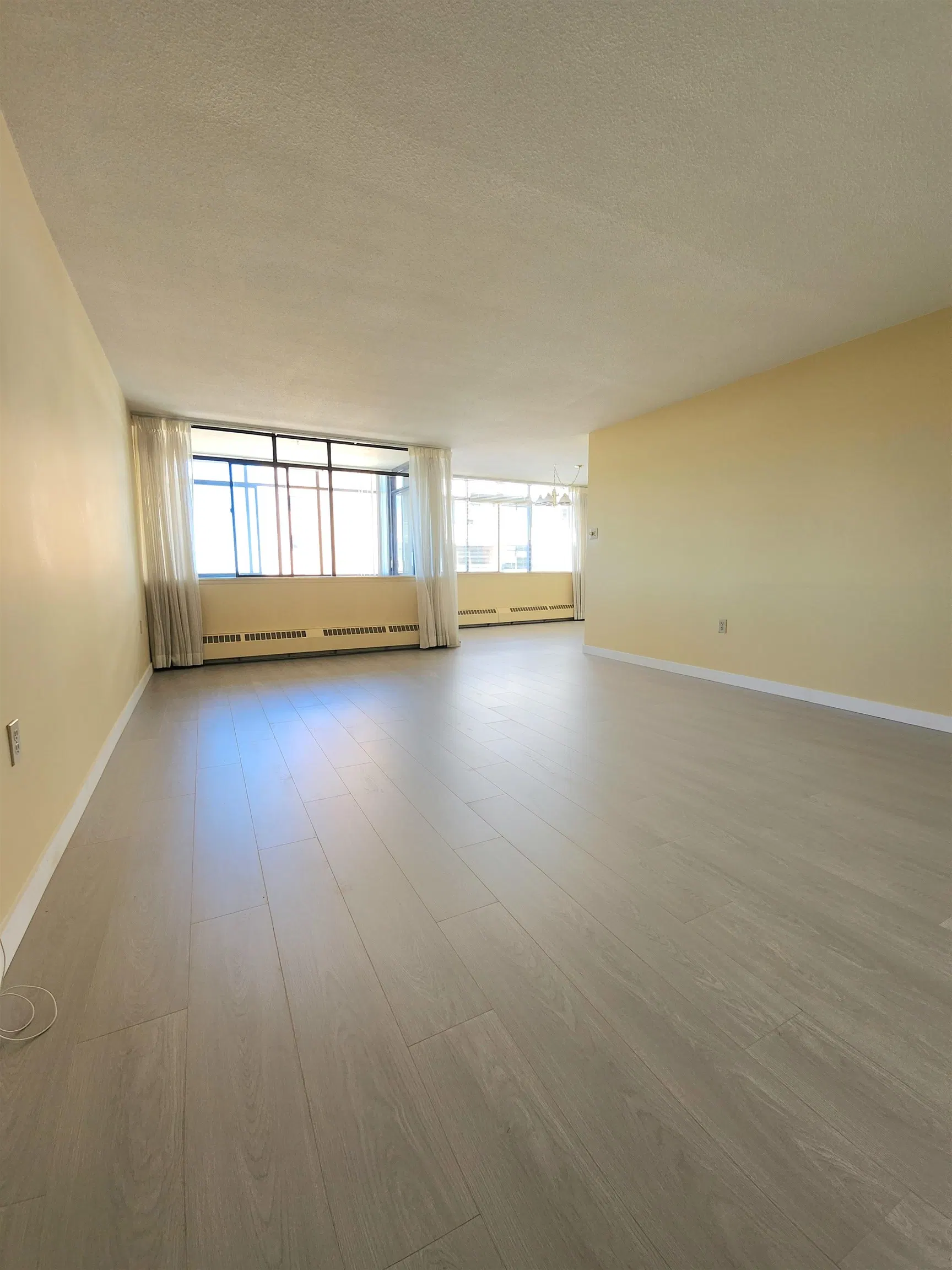 Photo 2 of 17 at #1305 – 6631 Minoru Boulevard