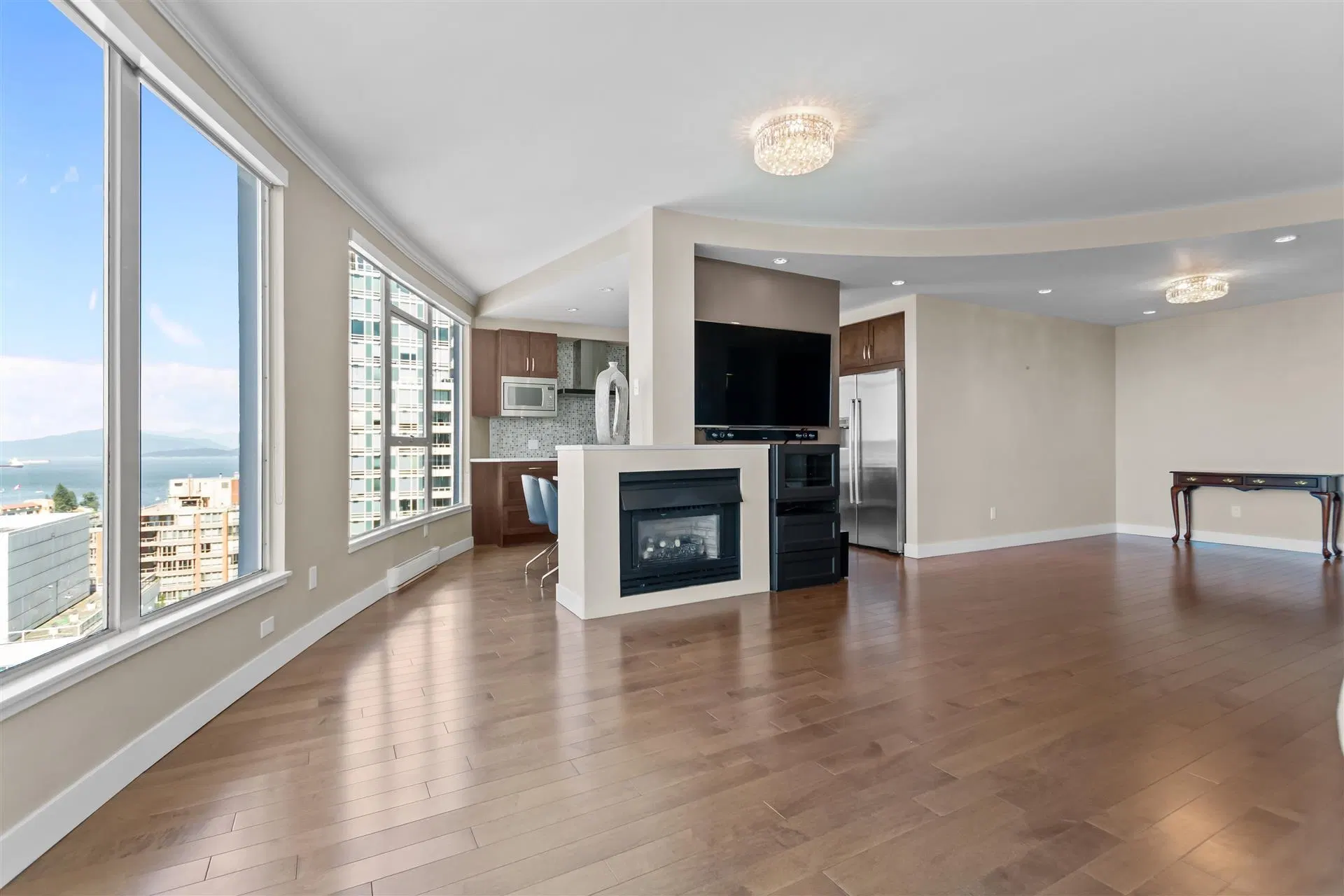 Photo 5 of 22 at #2302 – 1500 Howe Street