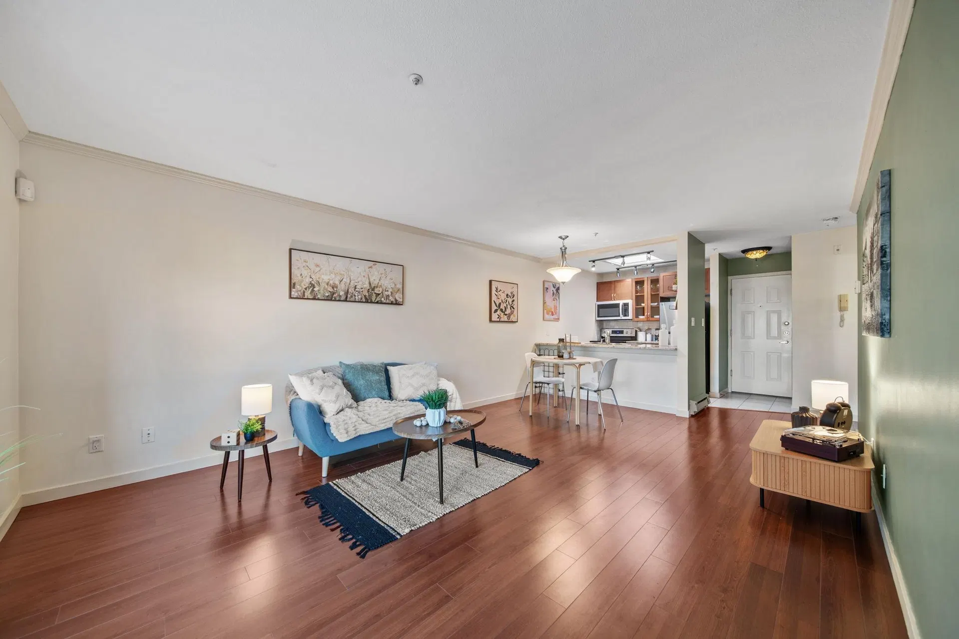 Photo 4 of 26 at #305 – 526 Thirteenth Street