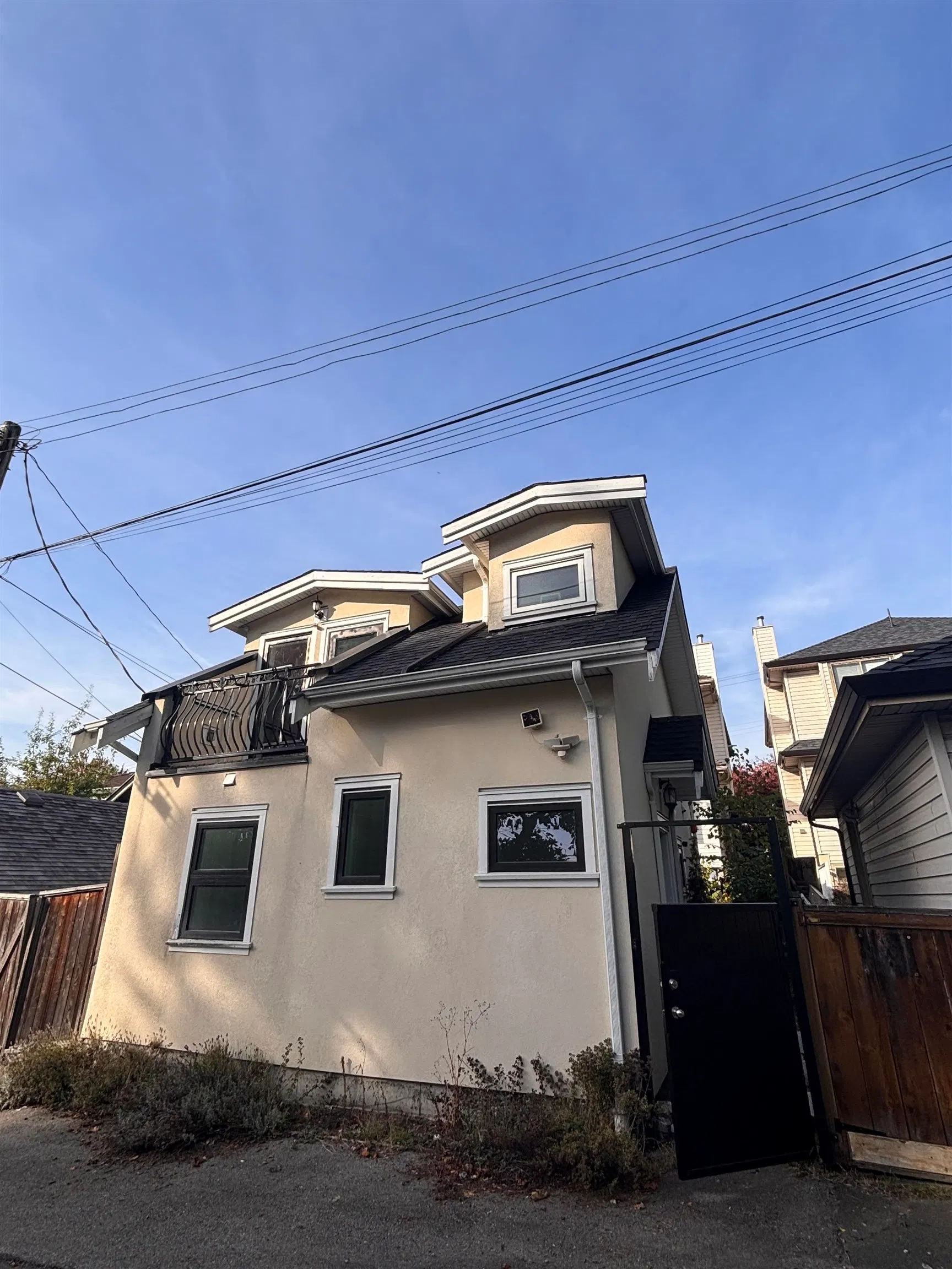 Photo 4 of 16 at 1438 W 64th Avenue