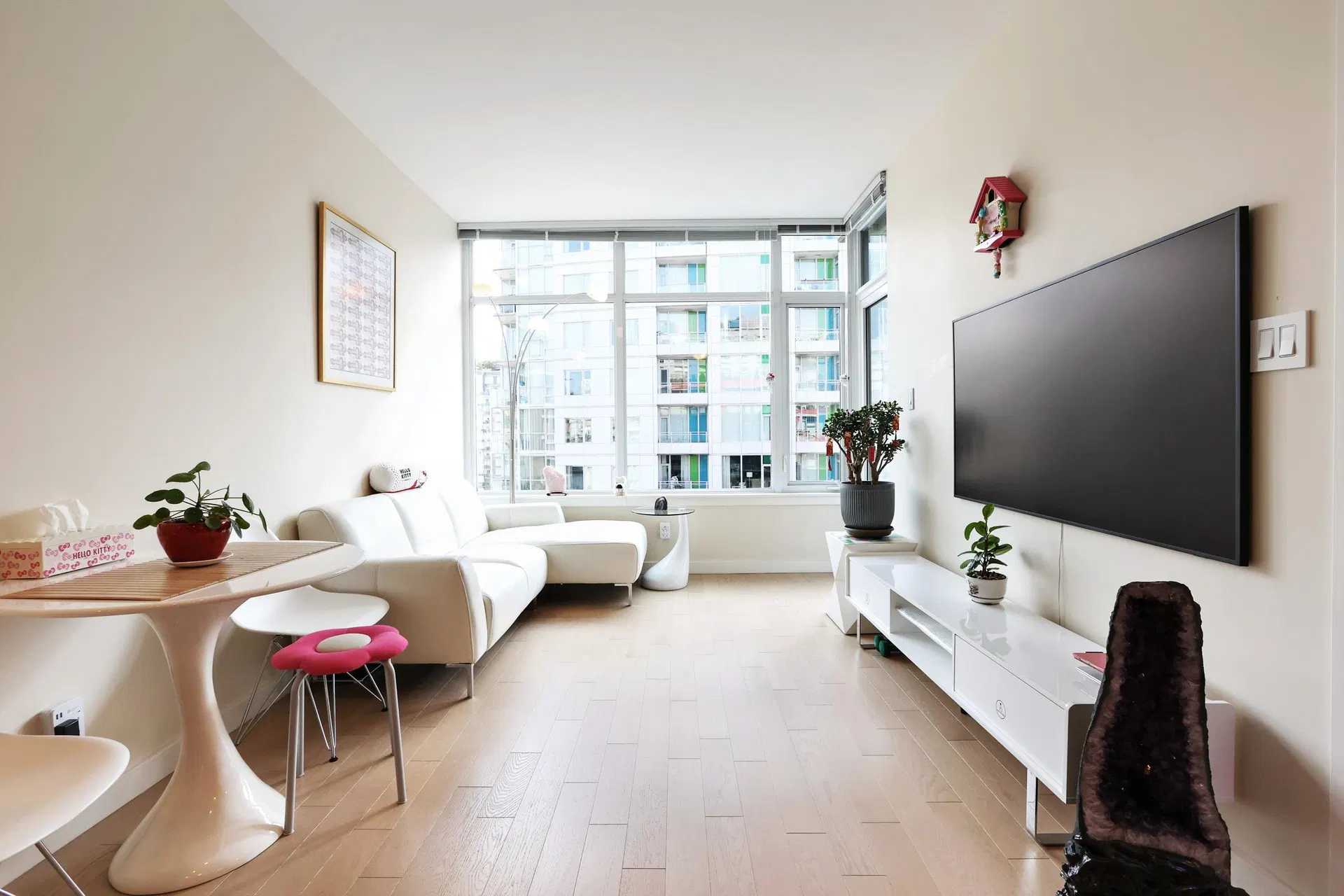 Photo 3 of 21 at #1011 – 38 W 1st Avenue