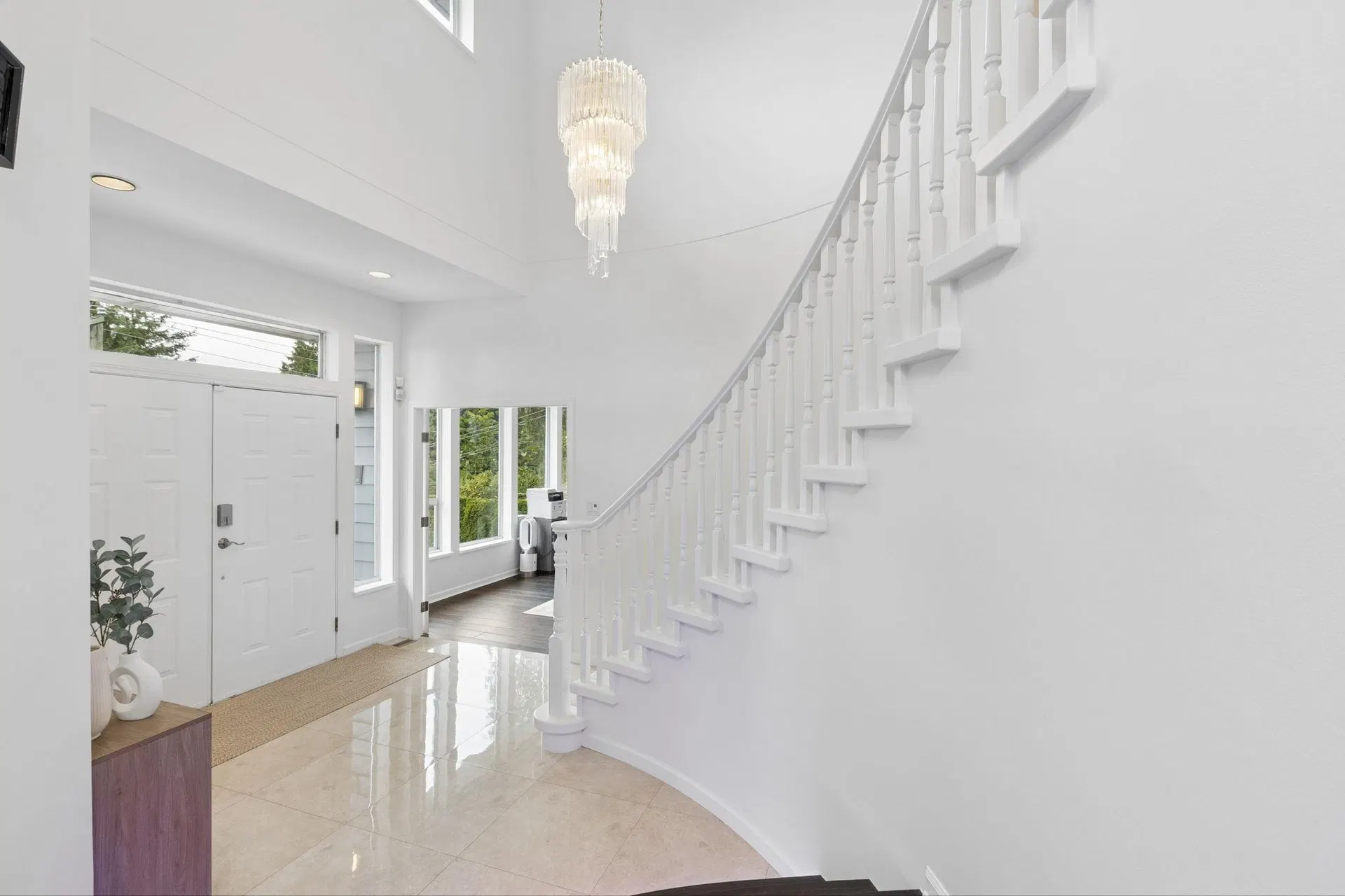 Photo 3 of 40 at 456 Montroyal Boulevard