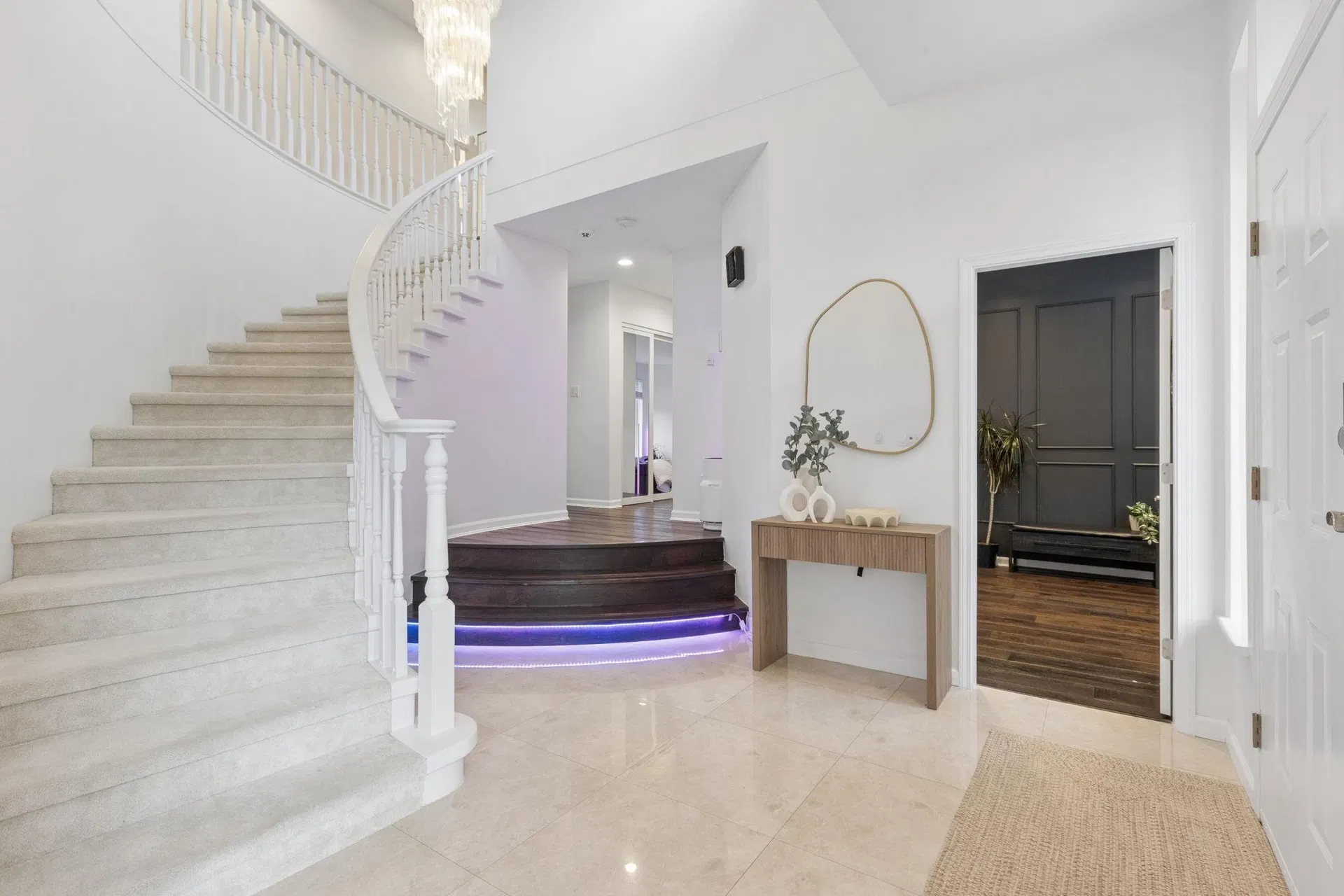 Photo 4 of 40 at 456 Montroyal Boulevard