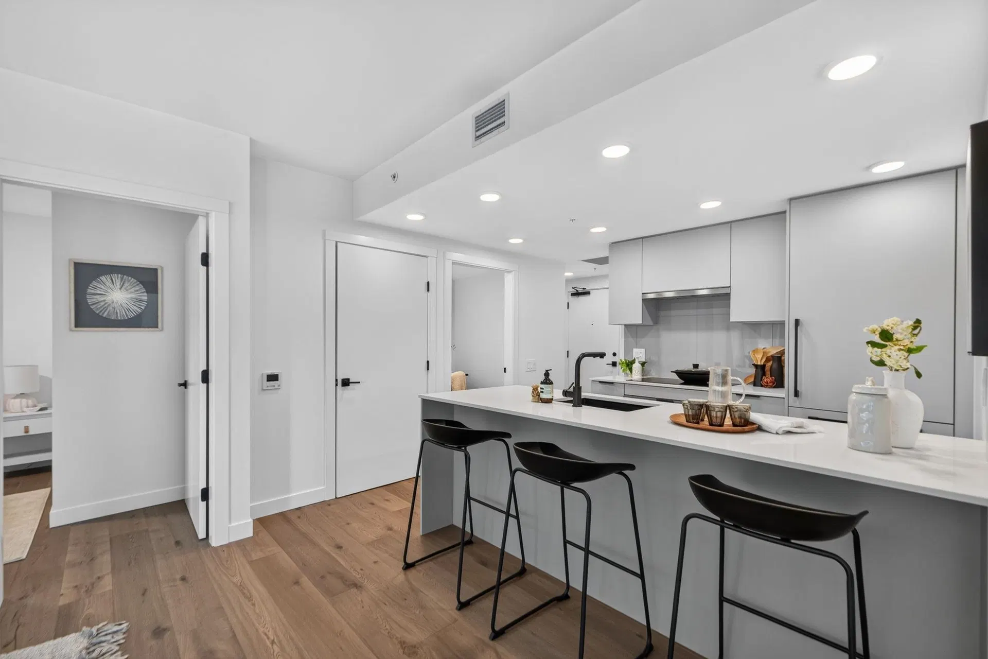 Photo 5 of 27 at #202 – 8030 Oak Street
