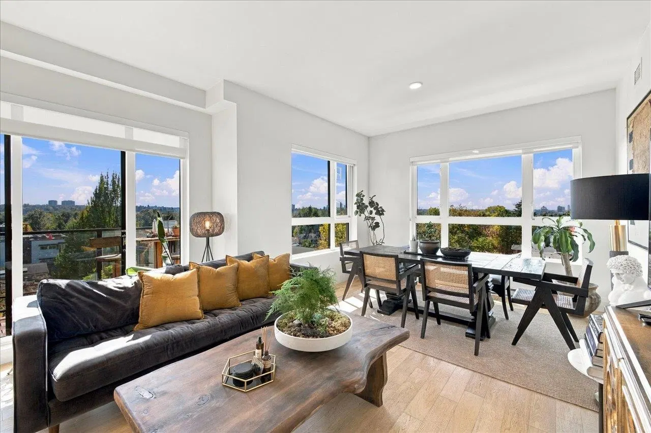 Photo 4 of 40 at #602 – 2550 Garden Drive