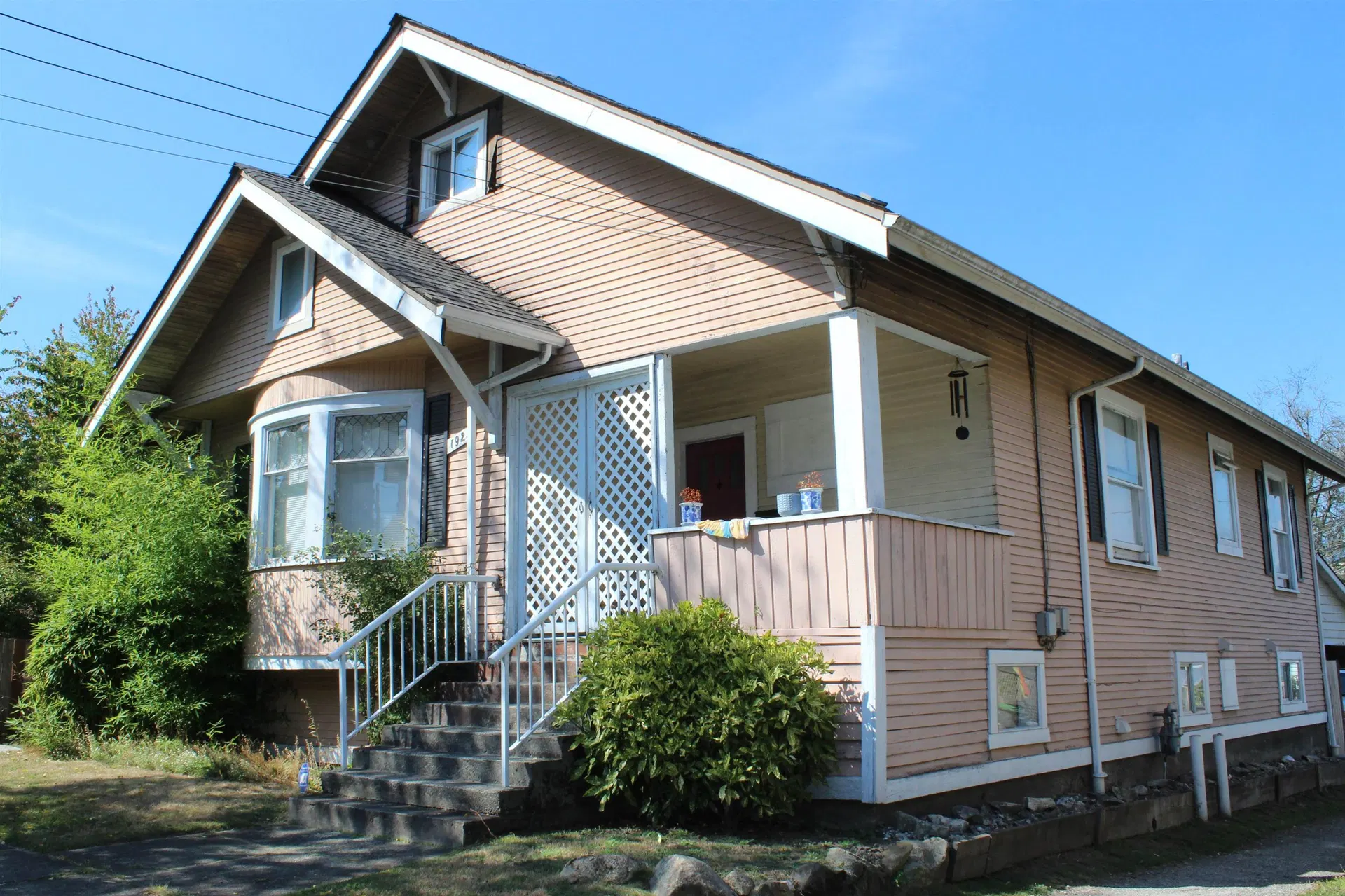 Photo 1 of 32 at 1925 Adanac Street