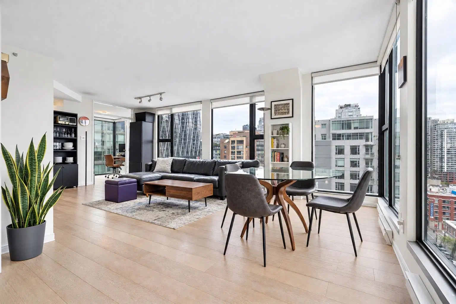 #1405 – 1155 Homer Street