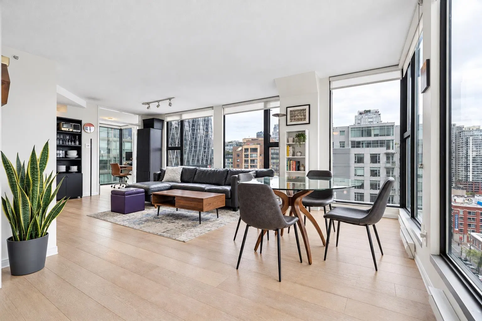 #1405 – 1155 Homer Street