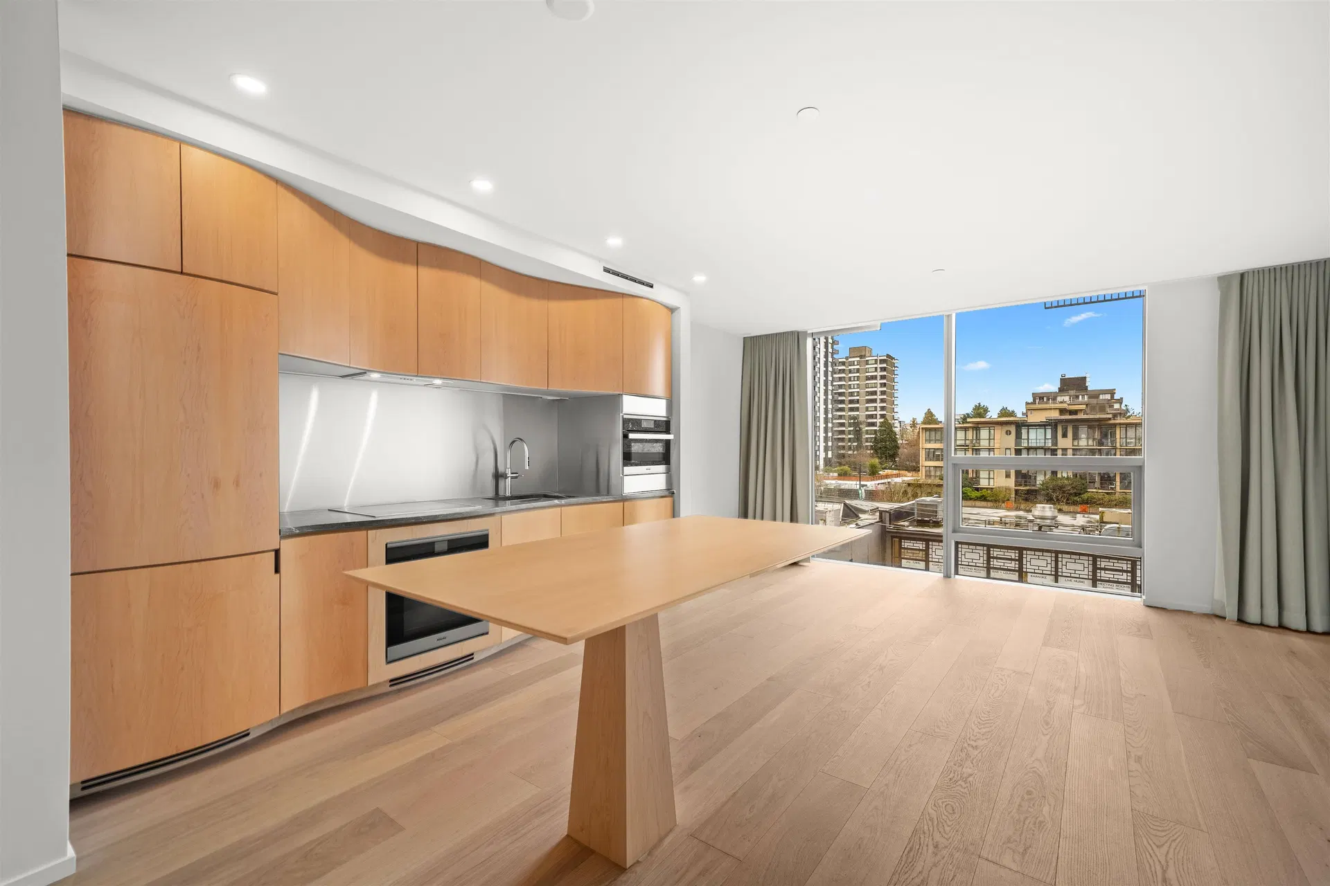 Photo 3 of 24 at #601 – 1568 Alberni Street