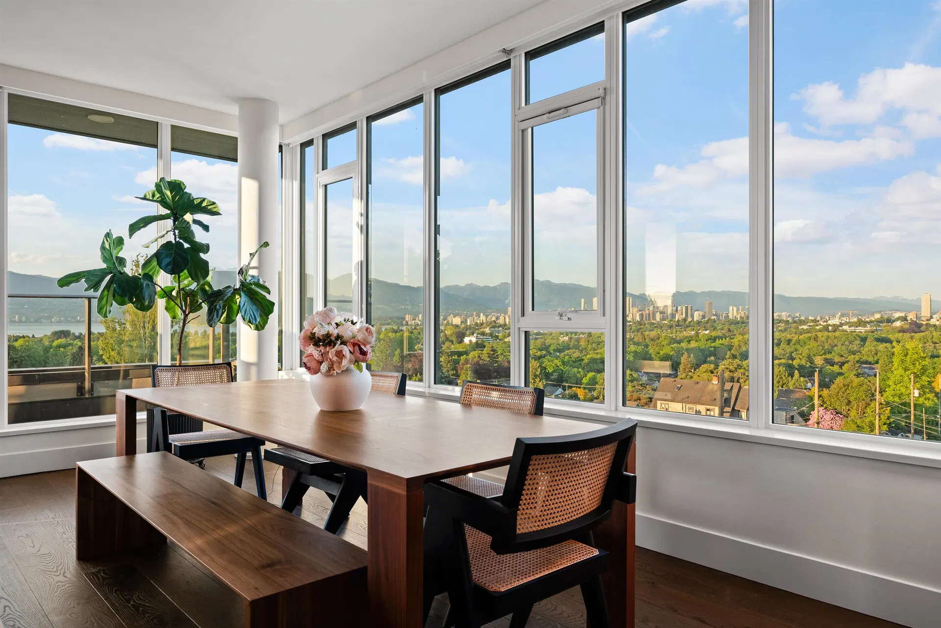 Photo 4 of 39 at #403 – 3639 W 16th Avenue