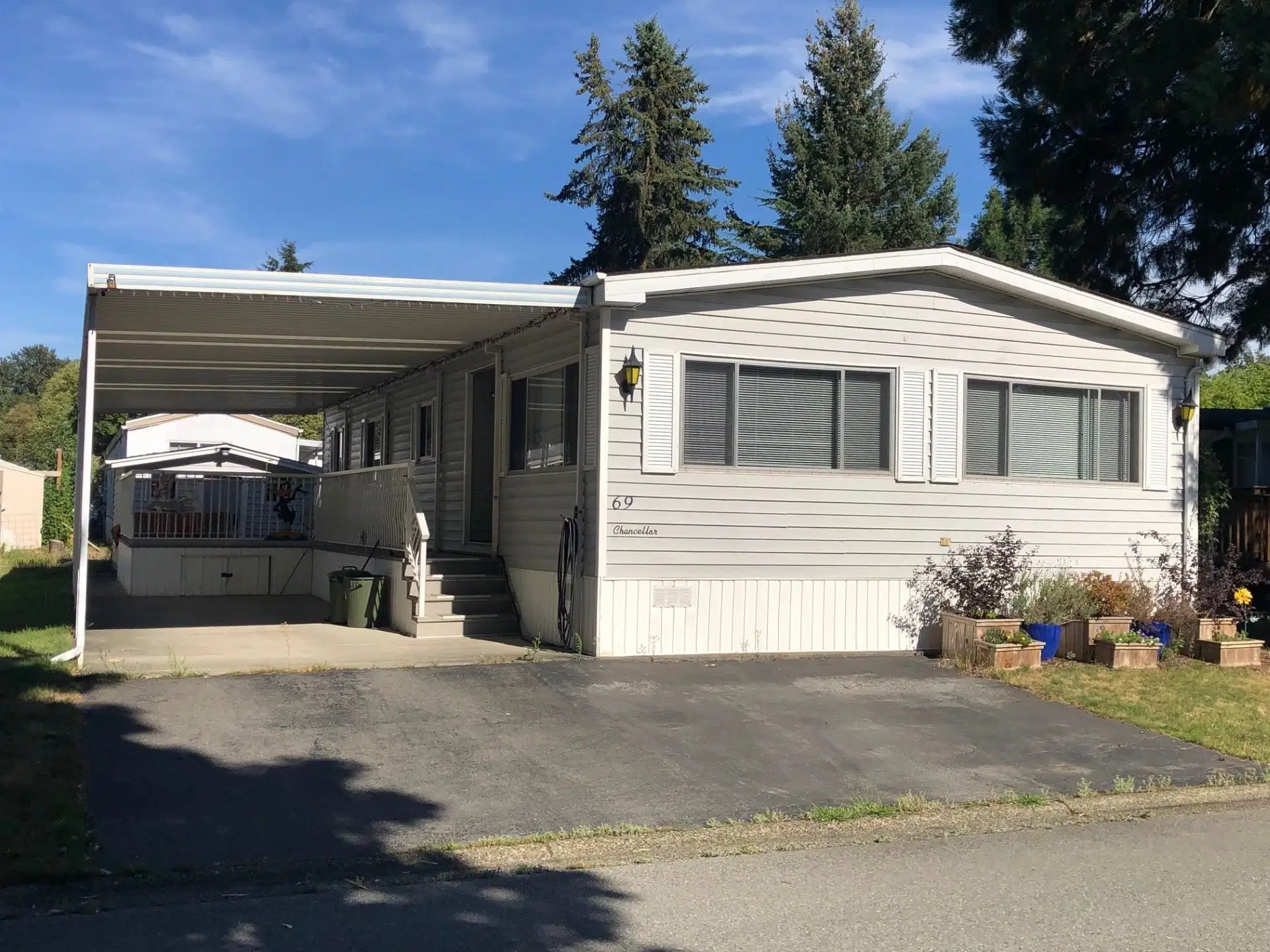 #69 – 145 King Edward Street