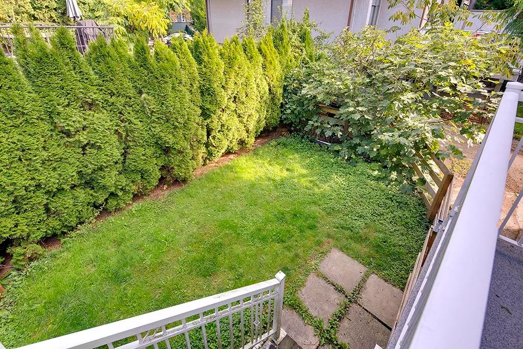 Photo 5 of 39 at 2318 Macdonald Street