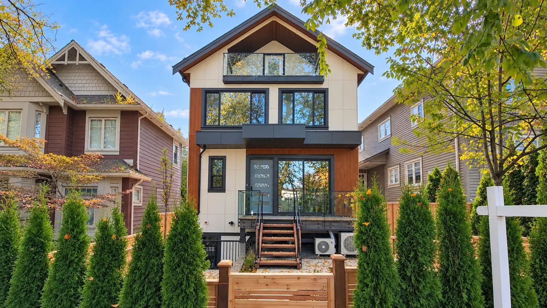 #1 – 746 12th Avenue
