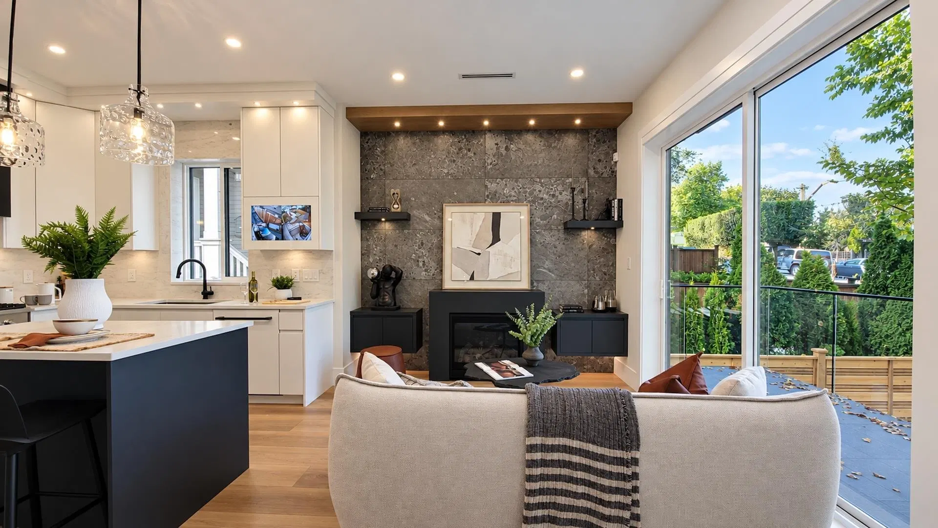 Photo 2 of 40 at #1 – 746 E 12th Avenue