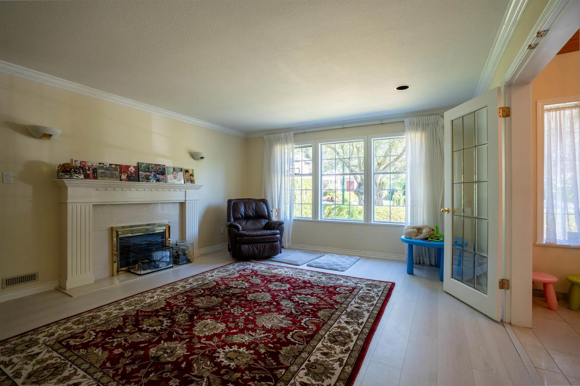 Photo 4 of 20 at 1618 W 62nd Avenue